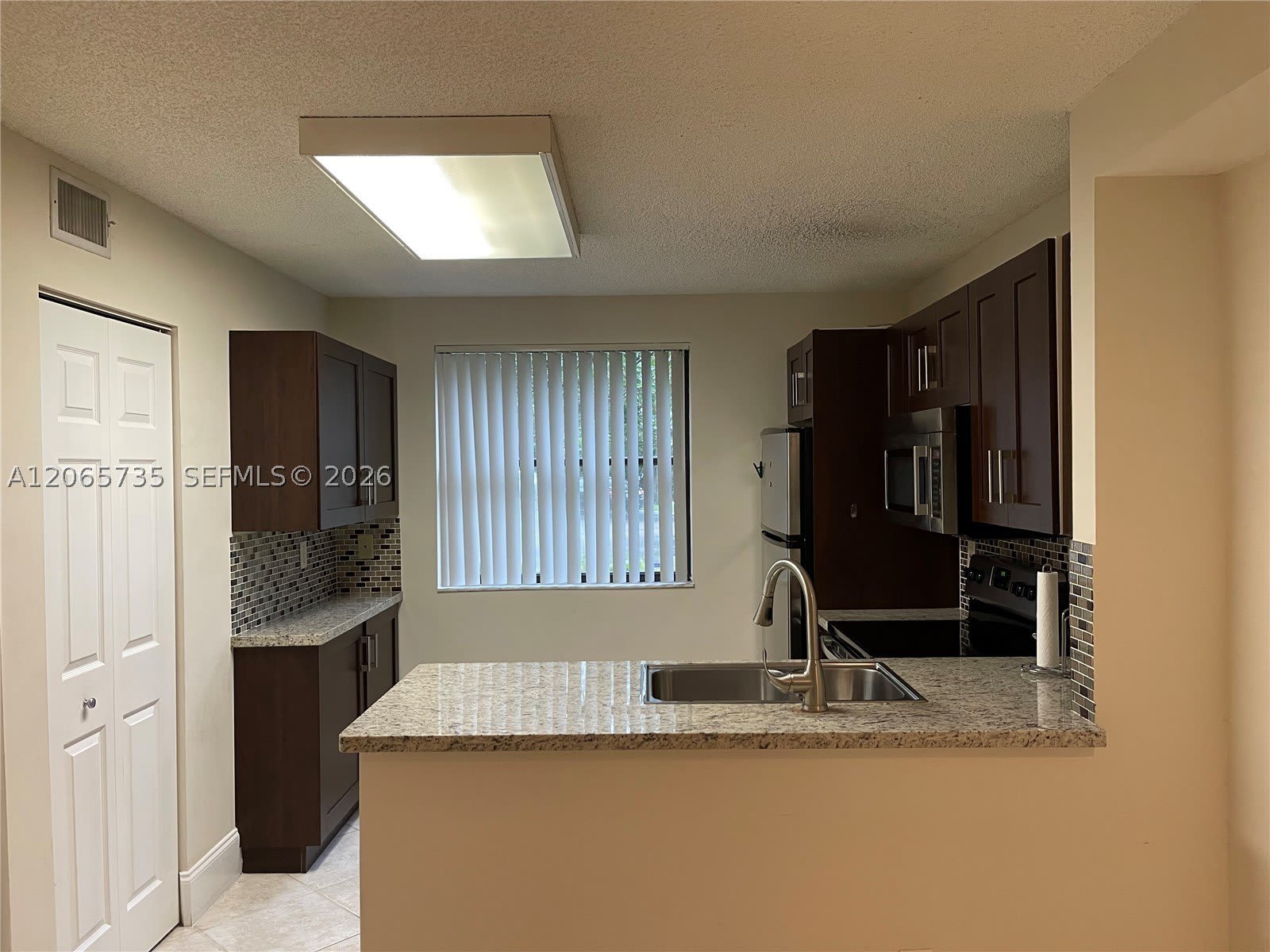 10101 W Sunrise Blvd – photo 2