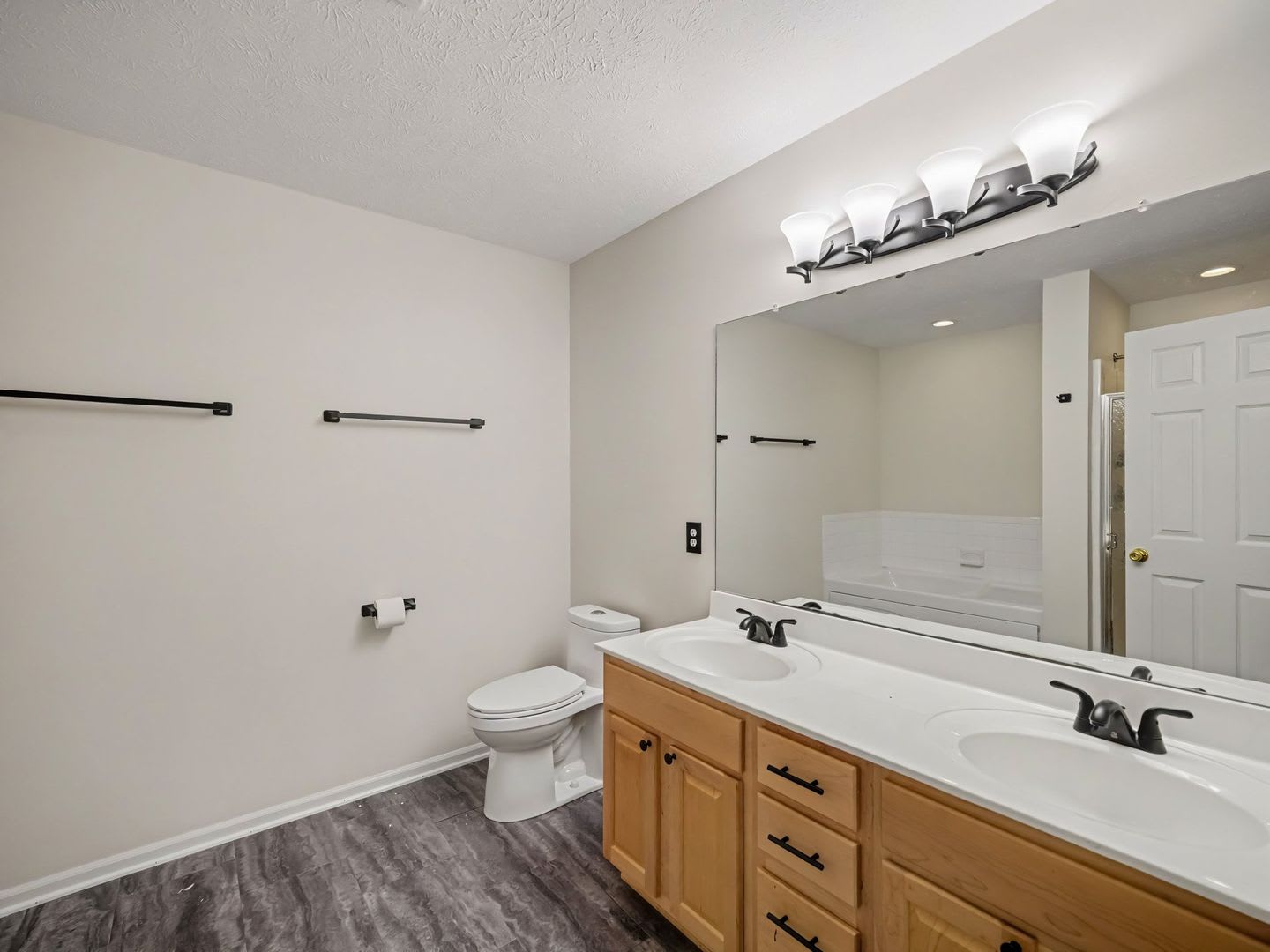 New to Elkhorn Rental Market! – photo 5