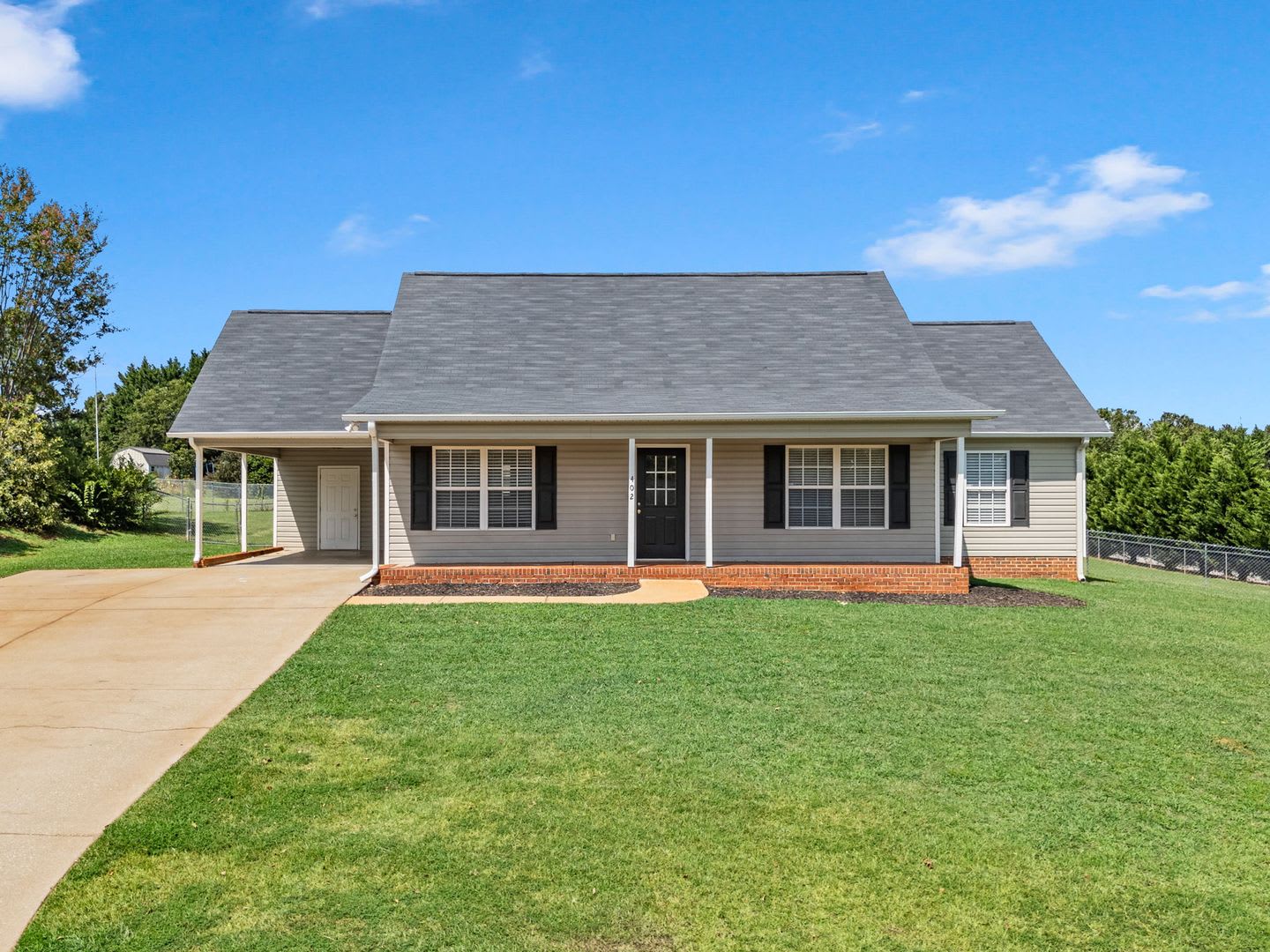 3 BR 2 BA Ranch Home in Moore SC, Conventiently Located Between Spartanburg & Greenville – photo 2