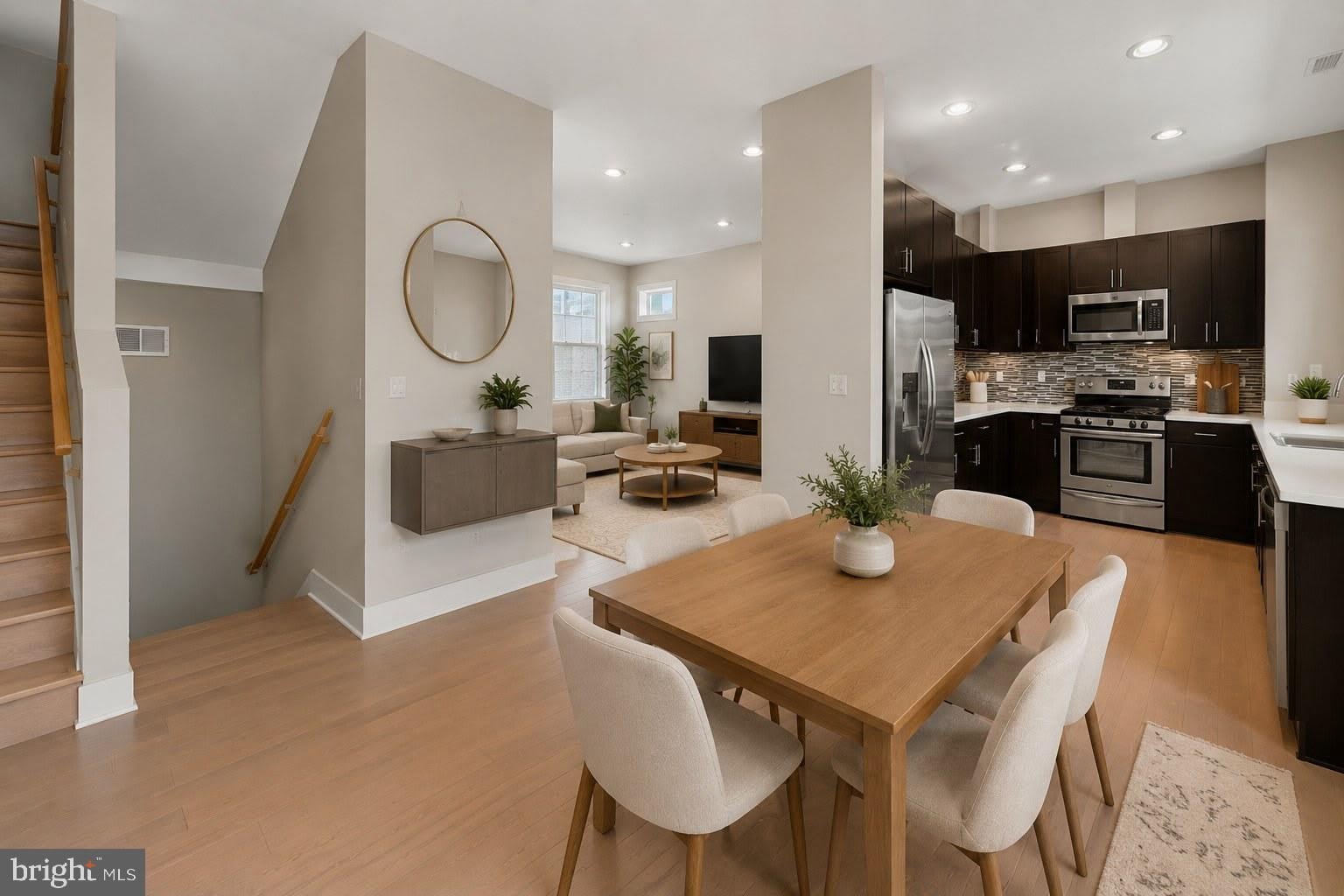 806 MONTROSE Street – photo 3