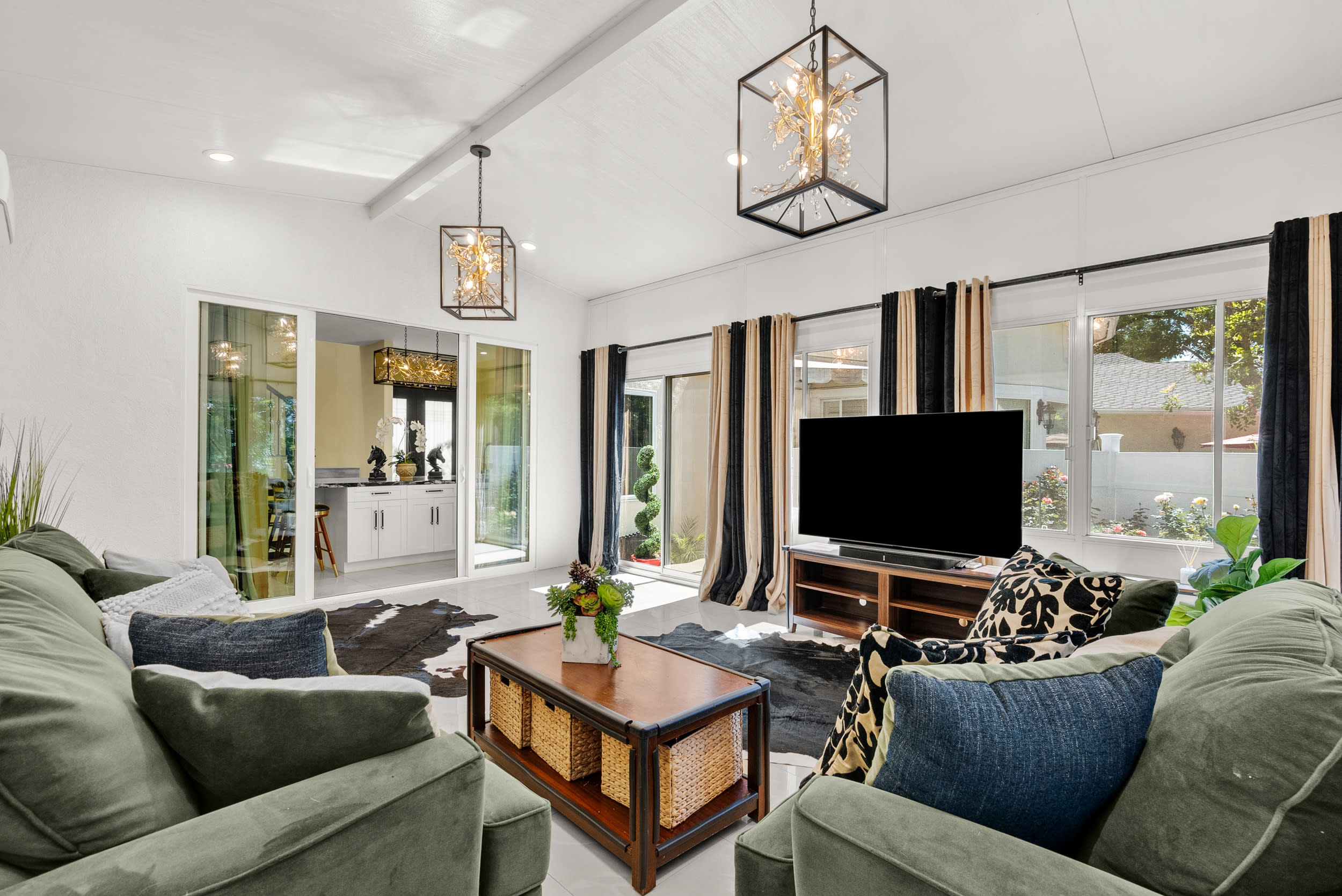 17812 Parthenia Street – photo 3