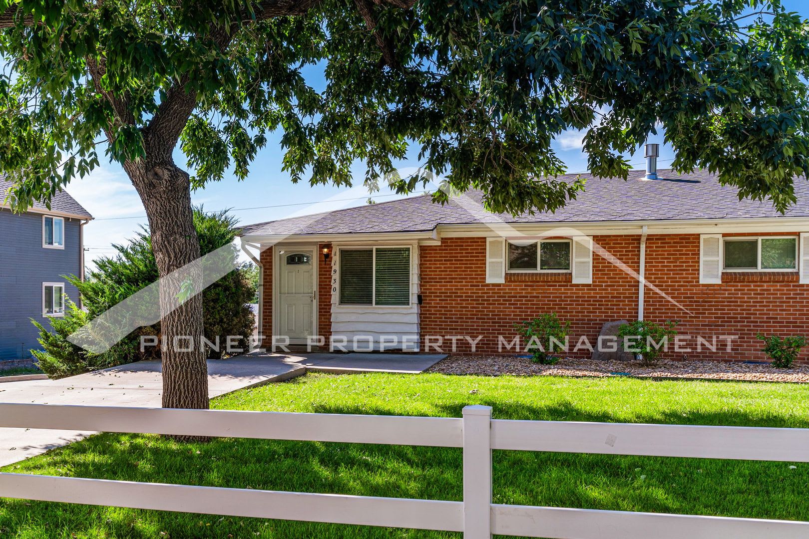 Charming Unit With Special Offer Of One Half Off Of One Months Rent At Move In All Utilities Are Included – photo 1