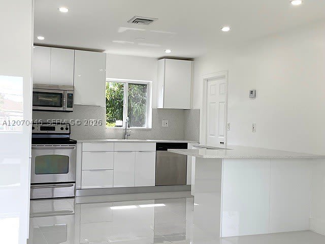 15900 SW 102nd Ave – photo 3