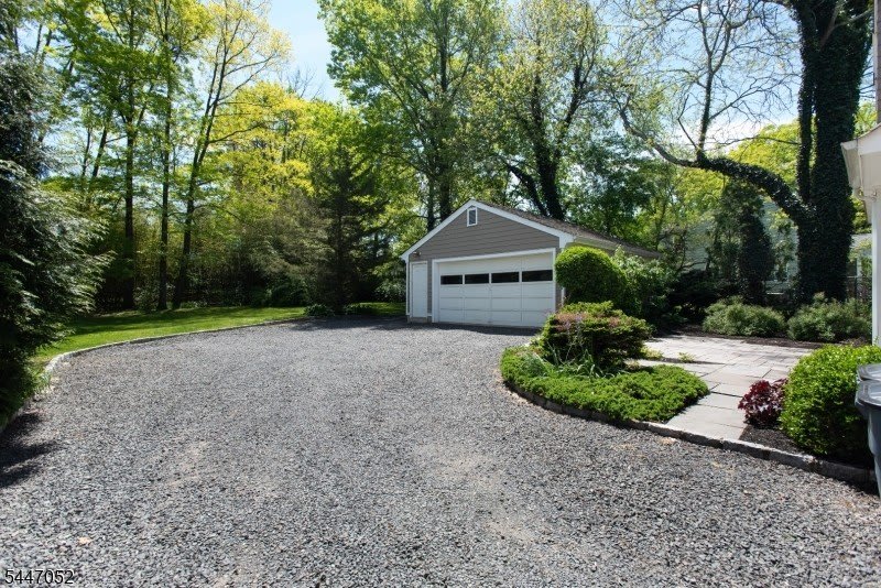 30 Gates Ave – photo 3