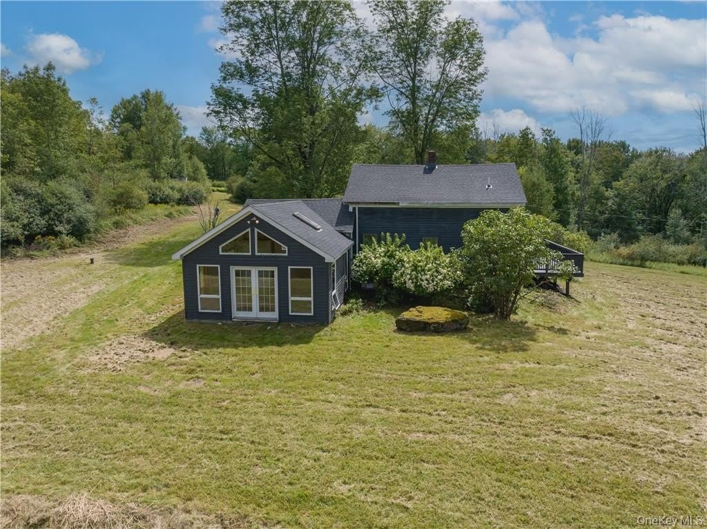 1667 Shandelee Road – photo 5
