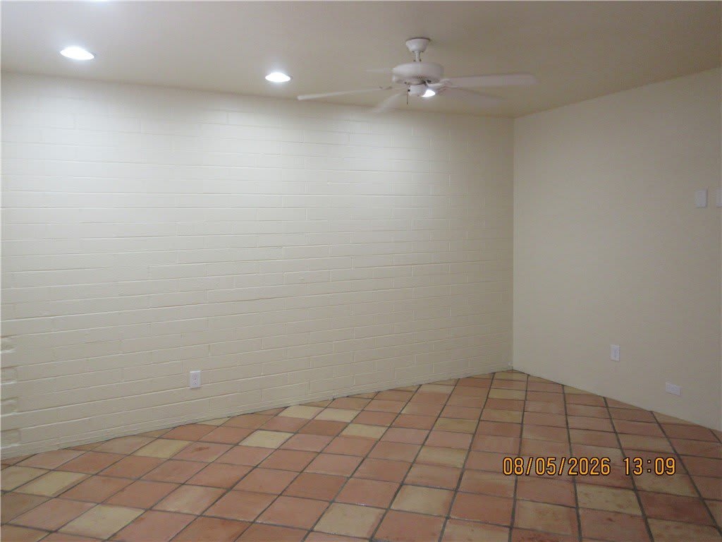 2124 MOTOR Avenue – photo 2