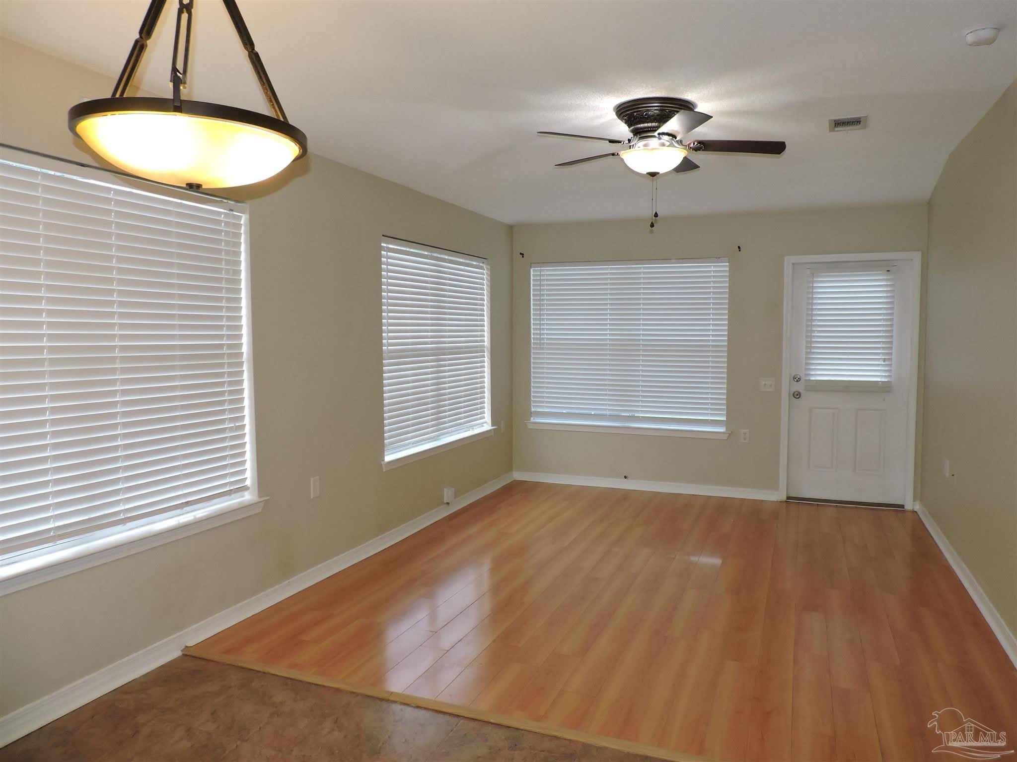 8110 Heirloom Dr – photo 4