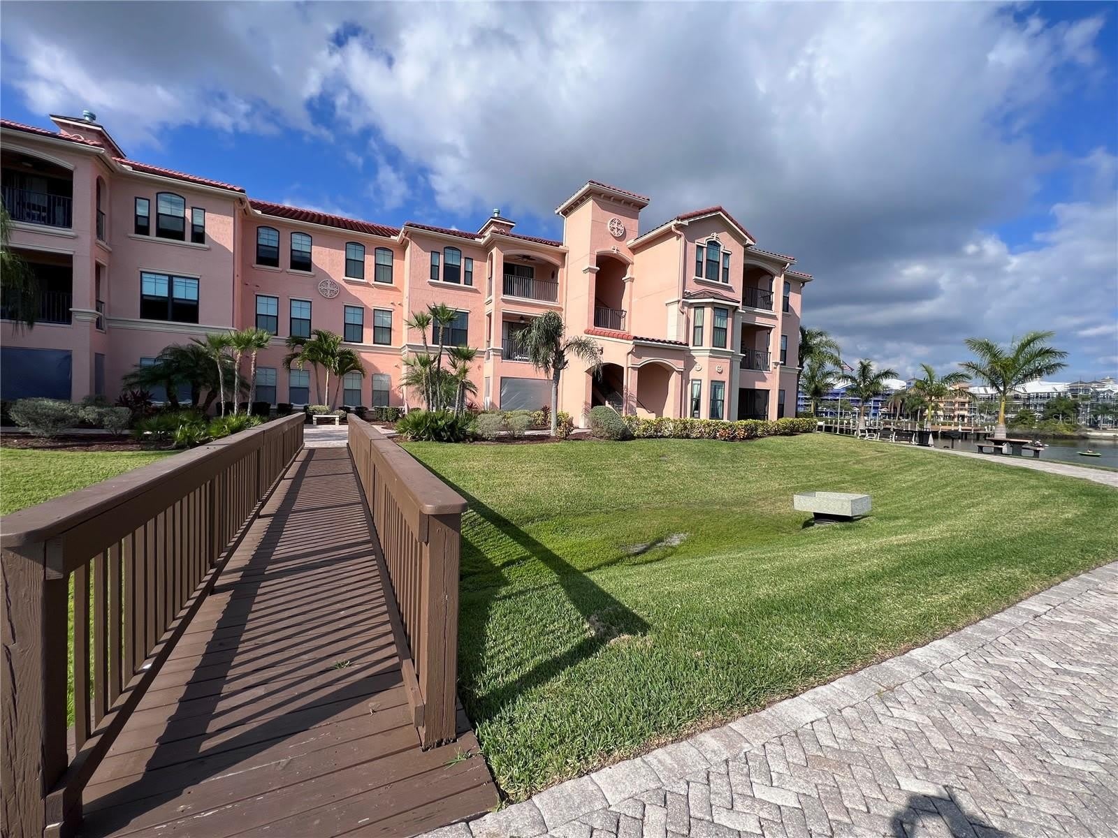 2755 VIA CAPRI Drive – photo 4
