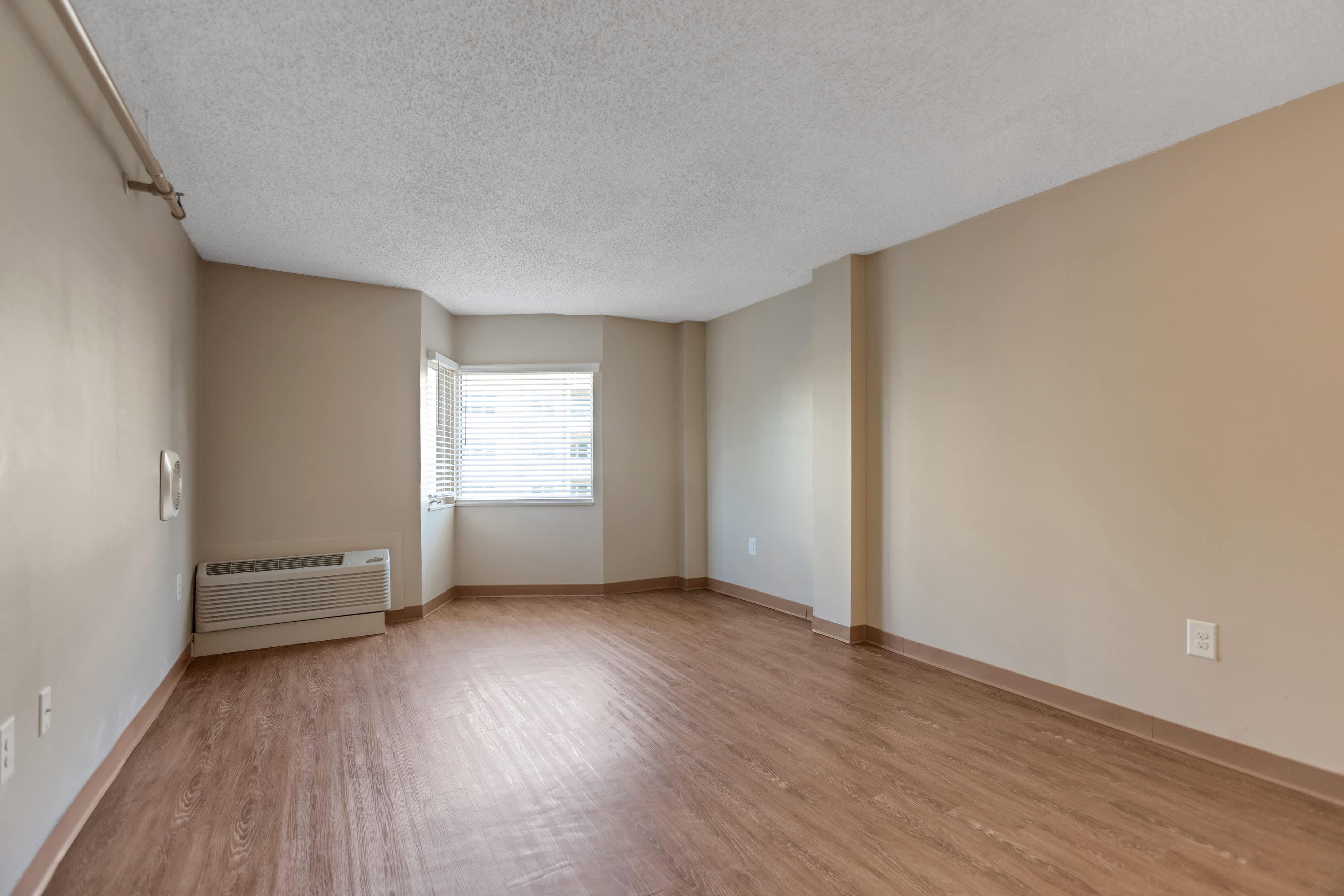 848 Lakeland Dr – photo 4