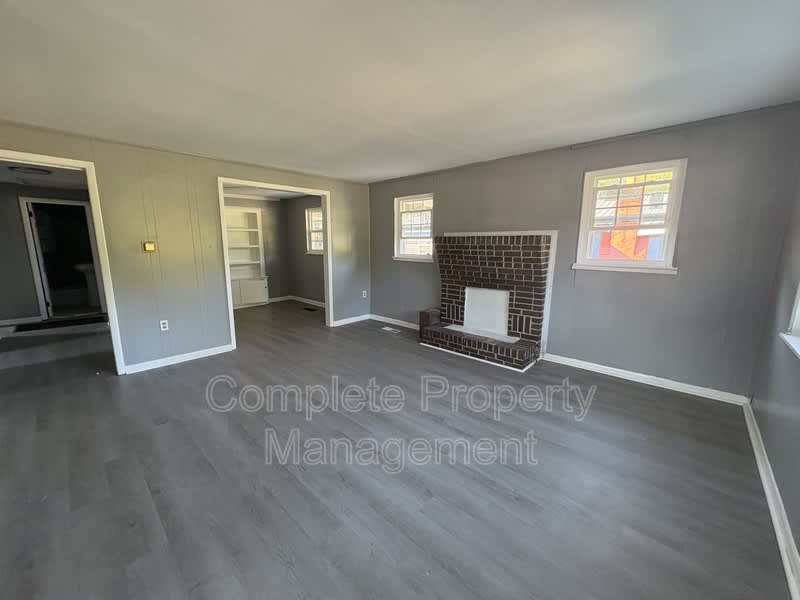 3533 Jefferson Avenue Southwest – photo 2