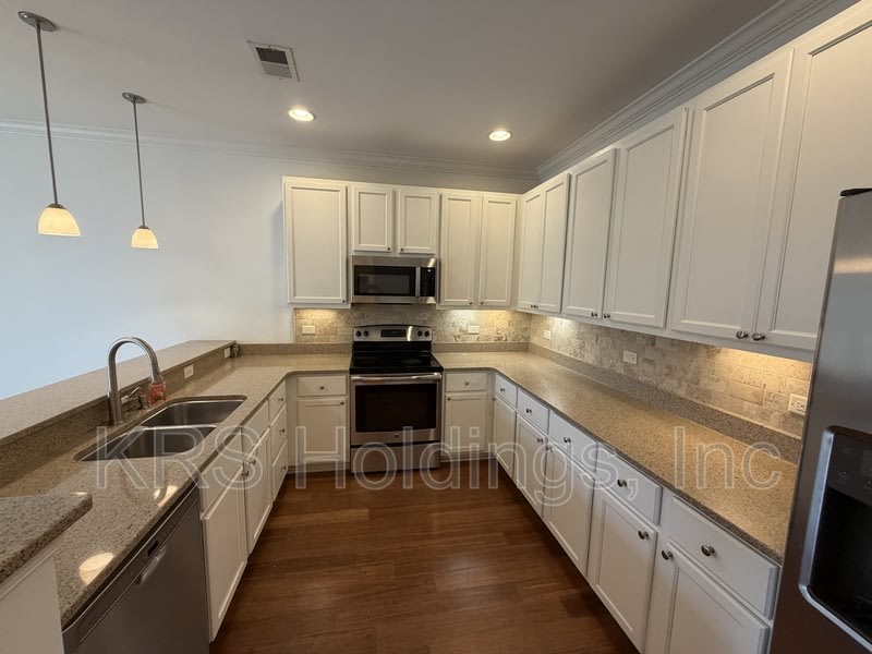 1517 Rollesby Way – photo 5