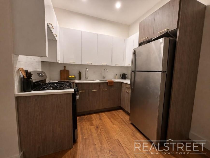 695 Dekalb Avenue – photo 2
