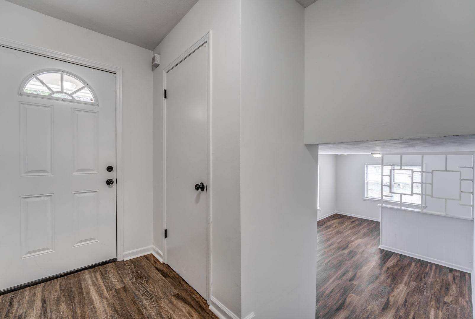 3240 Debby St – photo 2