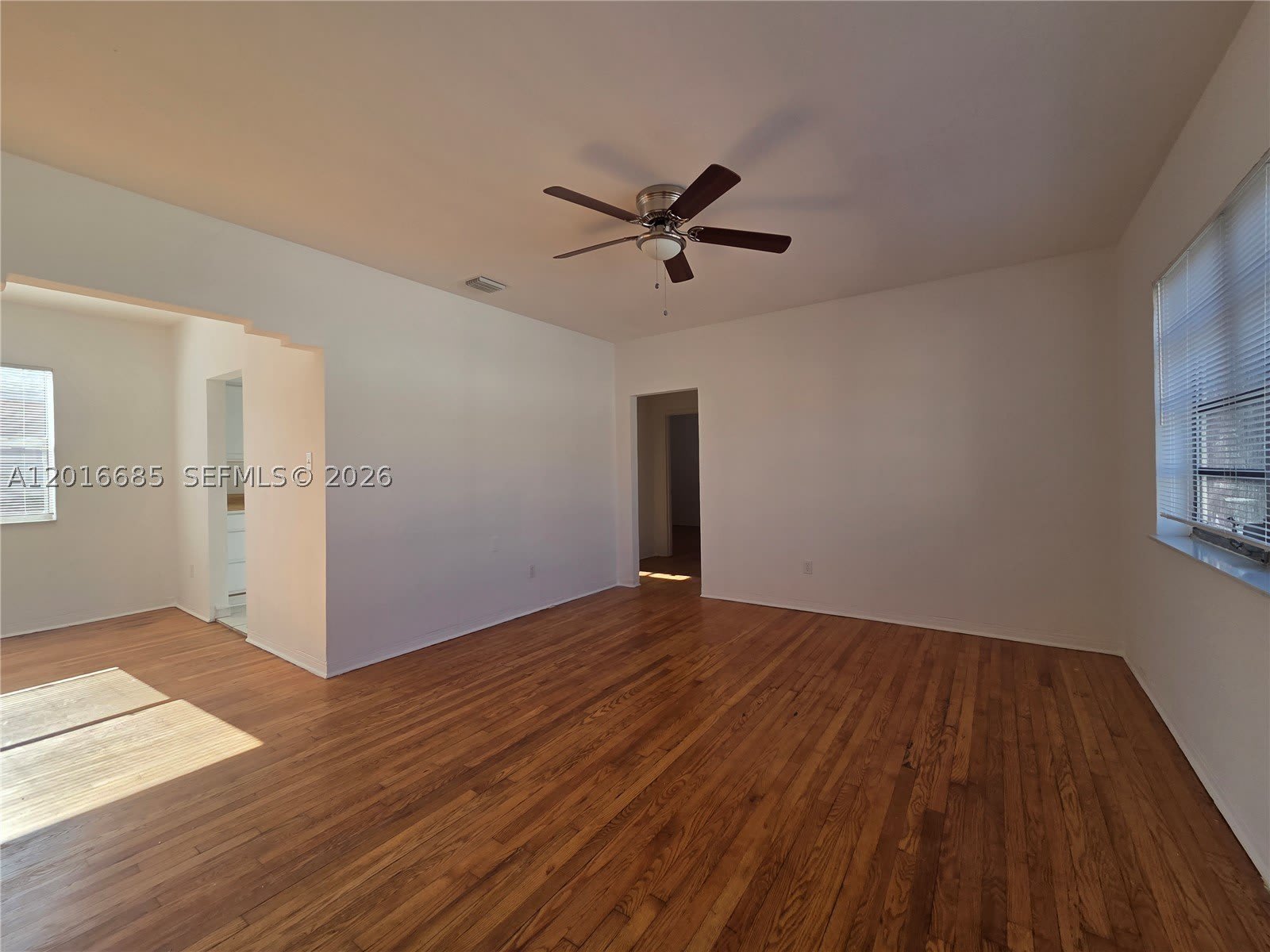 781 SW 11th St – photo 2