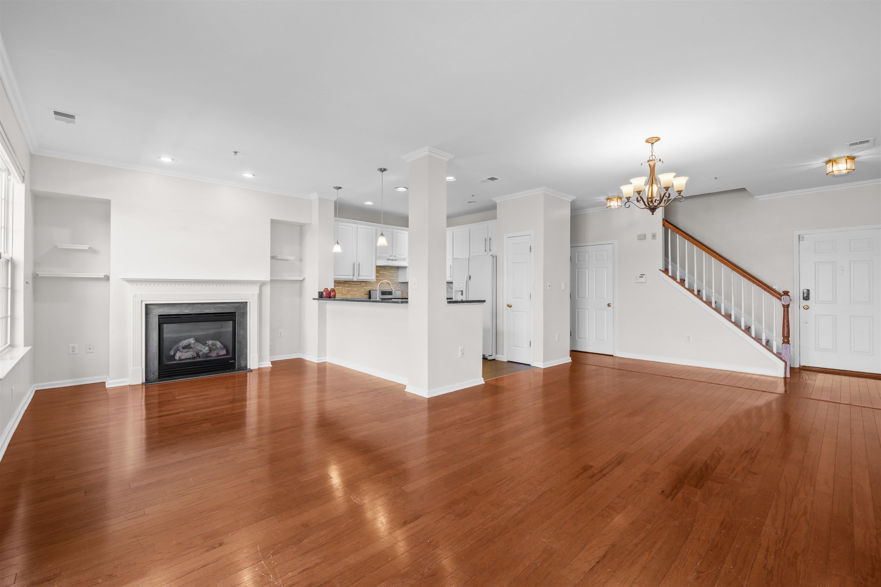 92 LYON CT – photo 4