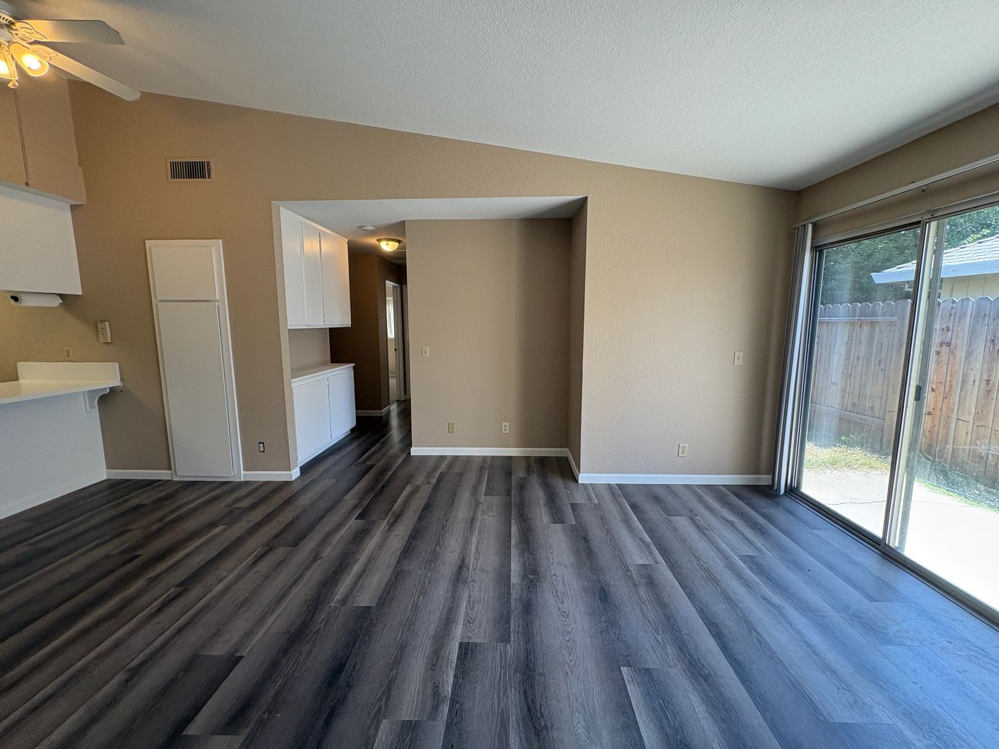 5056 Connecticut Dr Sacramento 95841 – photo 3