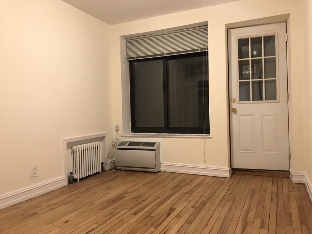 1570 1st Avenue – photo 5