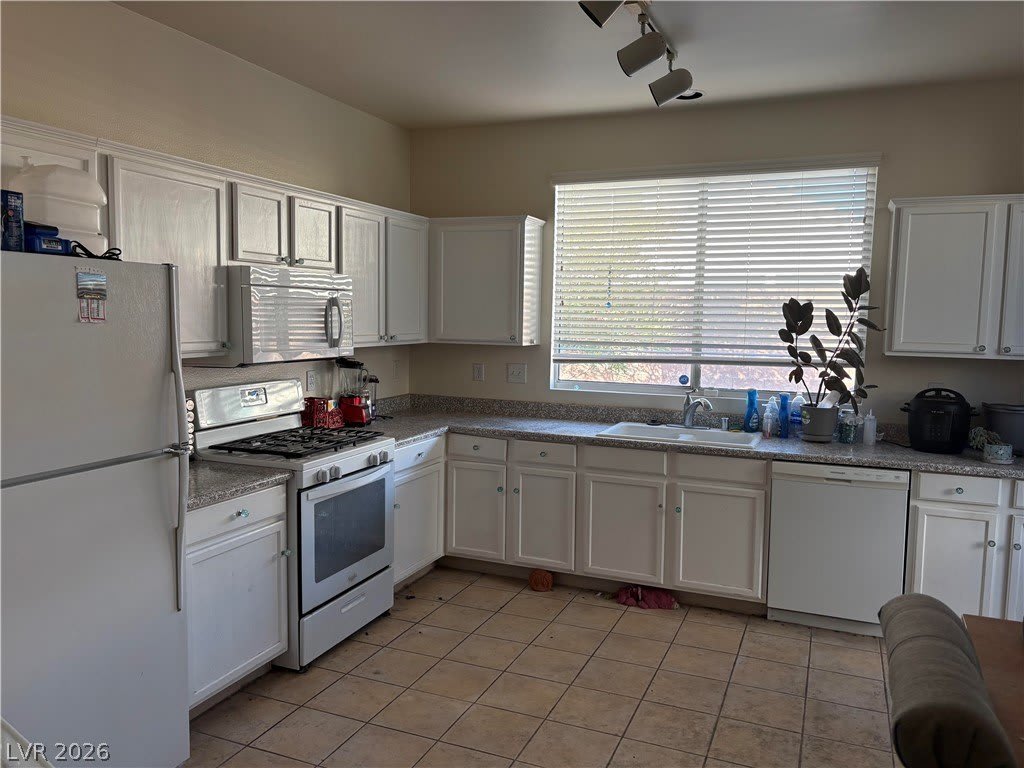 519 Siberia Street – photo 4