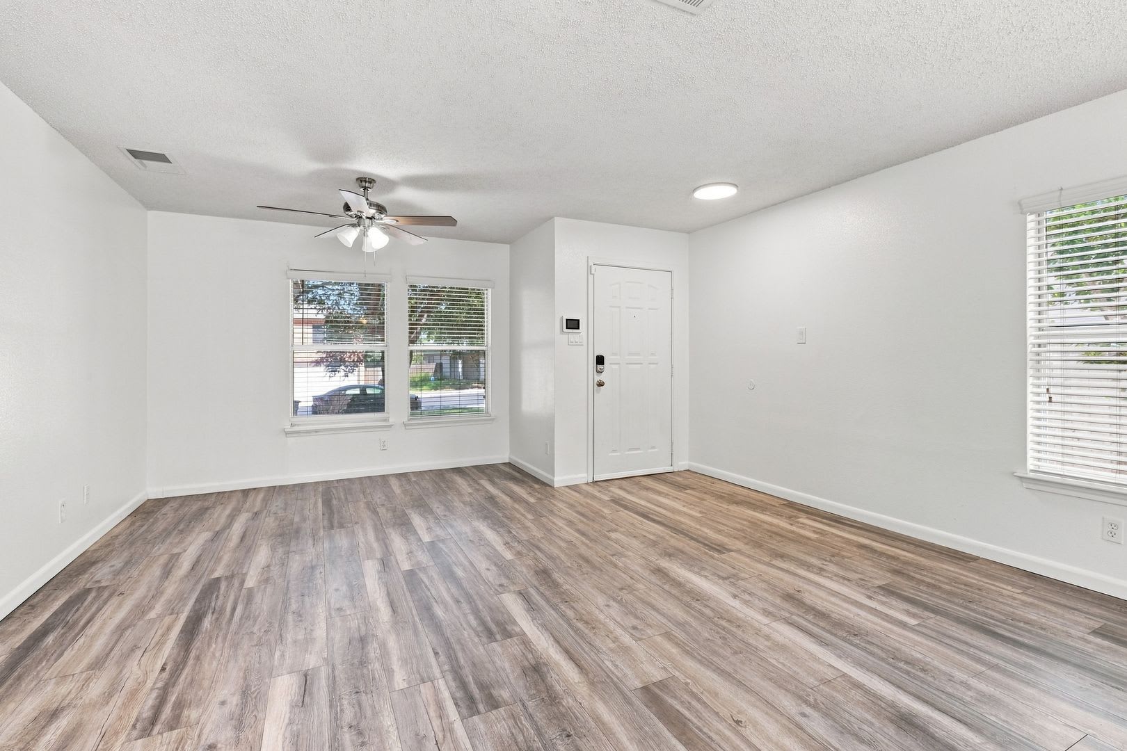 Spacious Home with Deck & Pergola in Convenient Location – photo 5