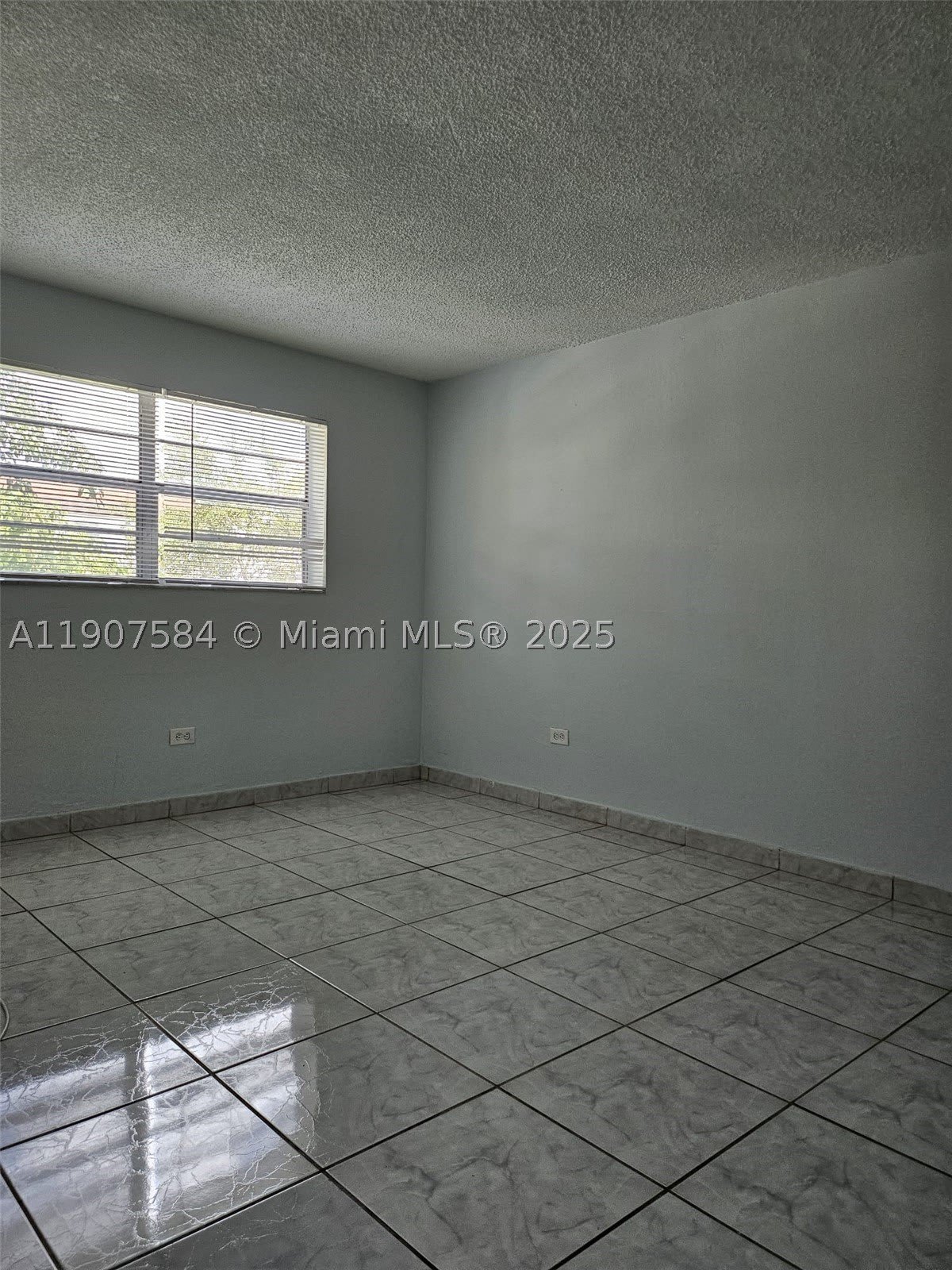 8101 SW 73rd Ave – photo 4