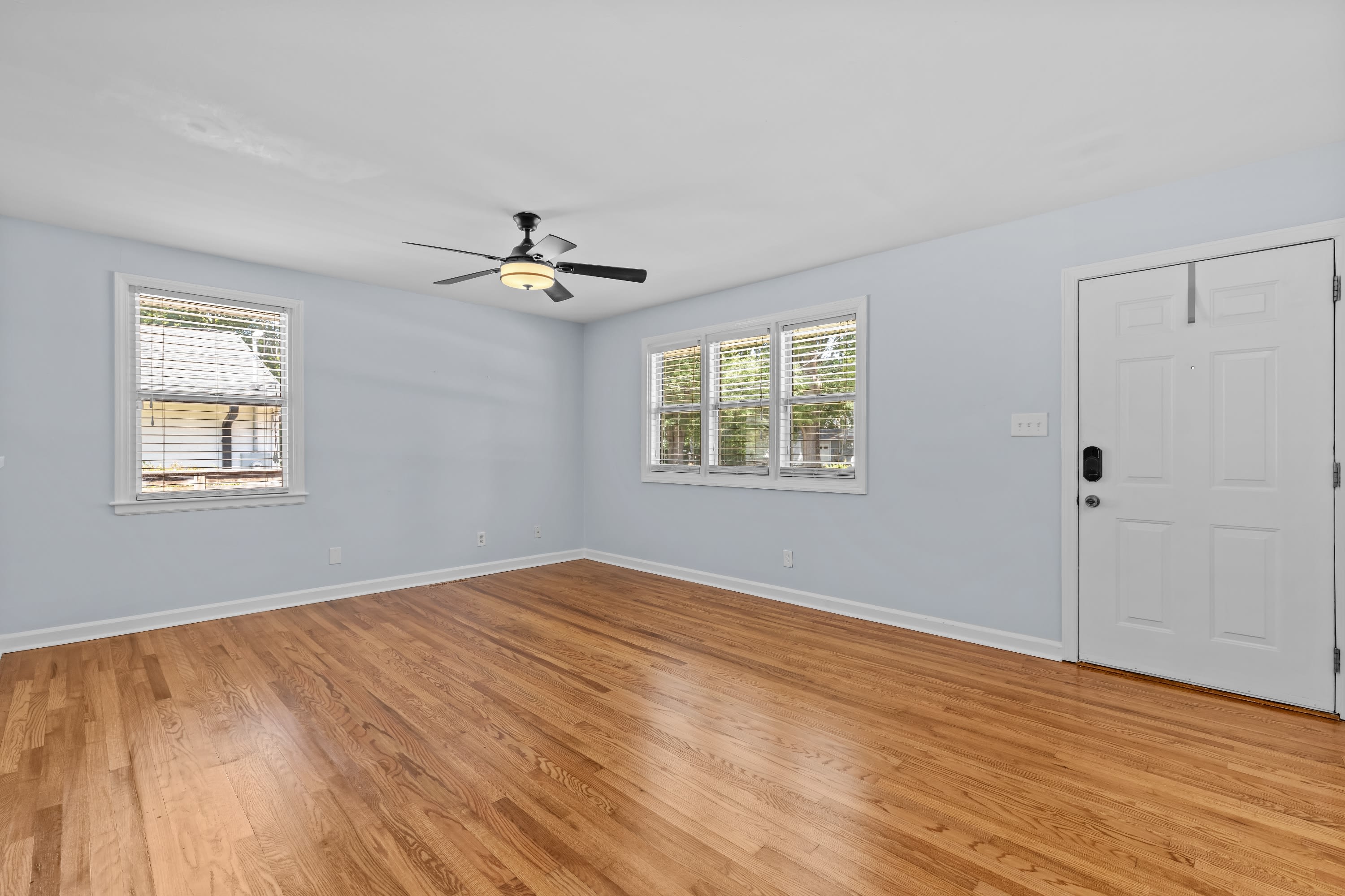 2115 Bellaire Avenue – photo 4