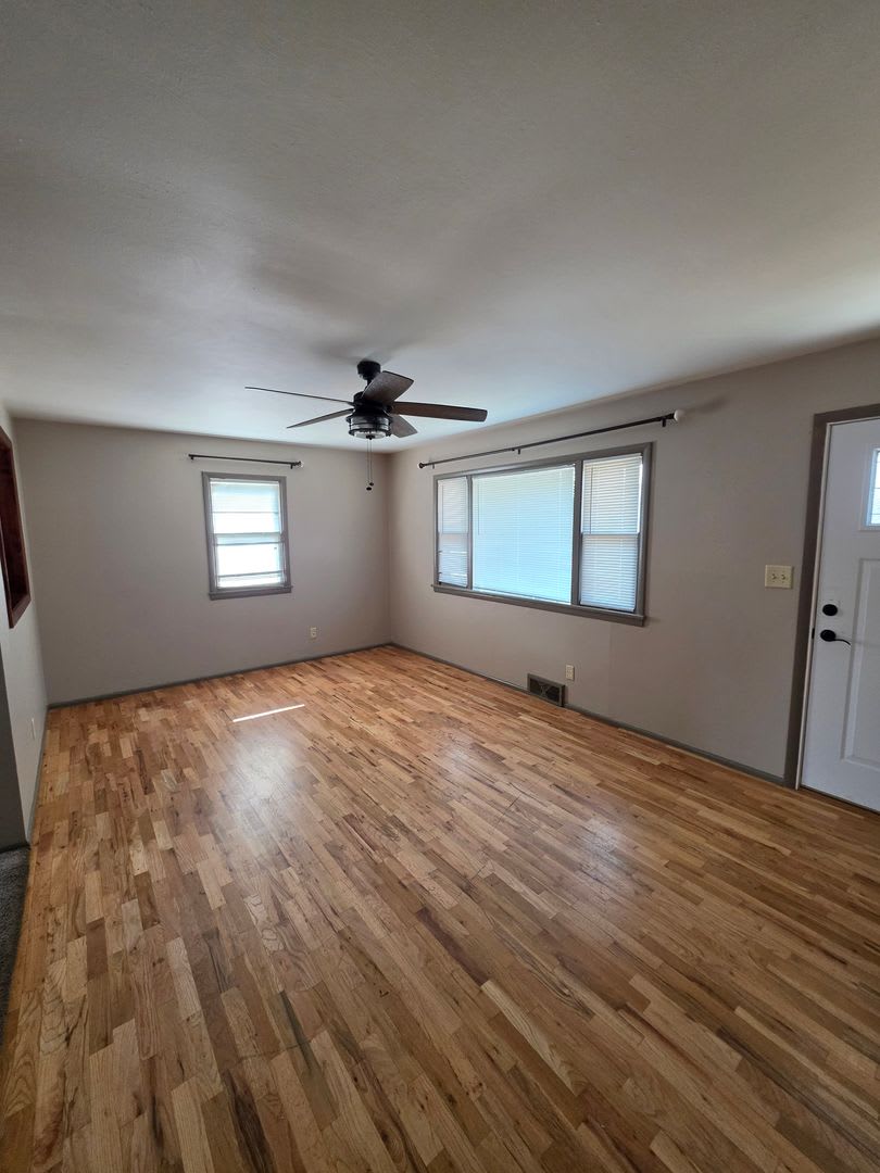 Centrally Located Three-Bedroom, Two-Bathroom House for Rent! – photo 2