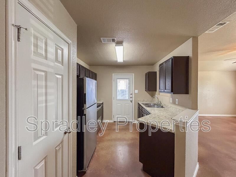 1560 Chance Ct – photo 3