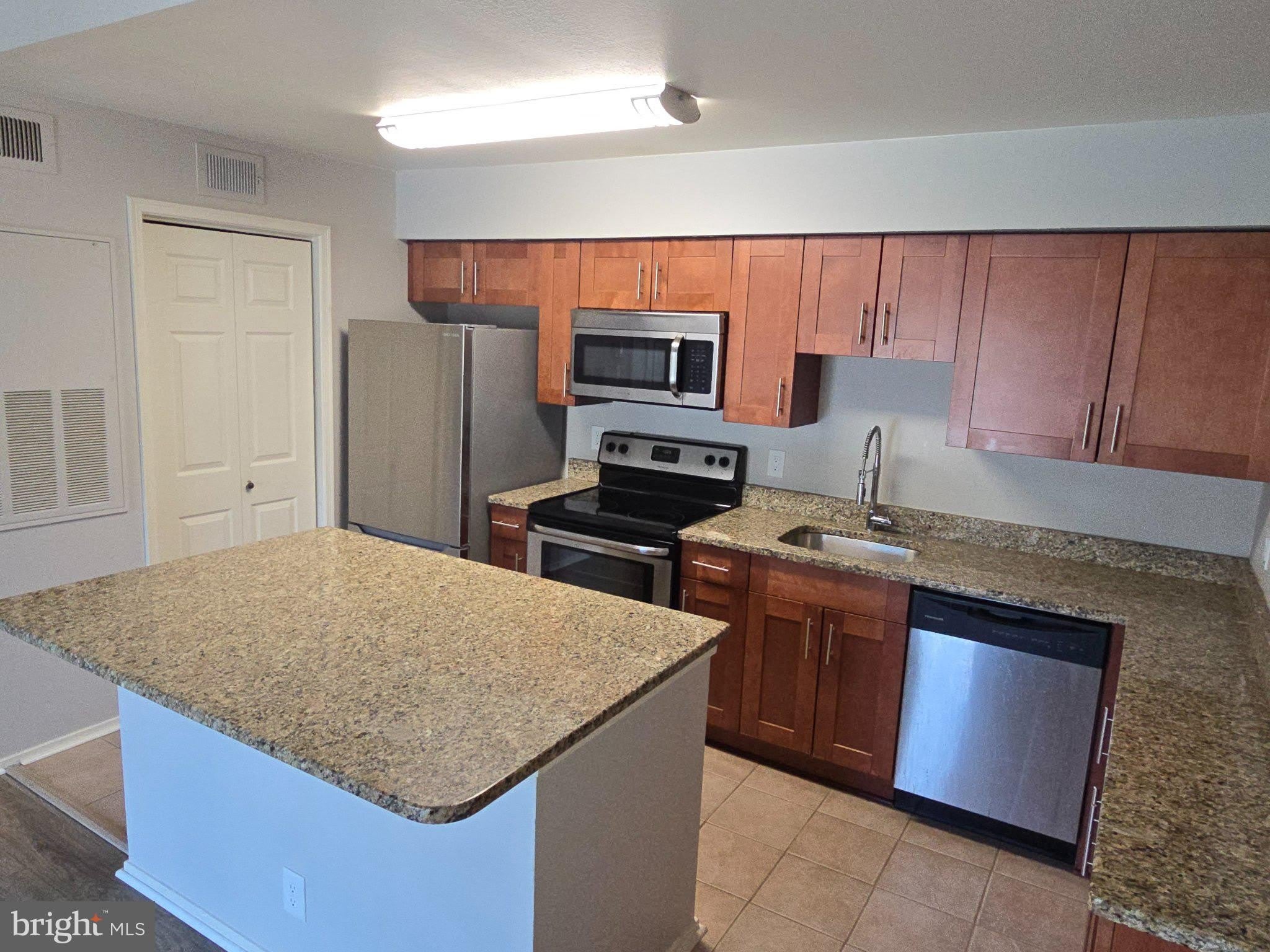 3306 WYNDHAM Circle – photo 5
