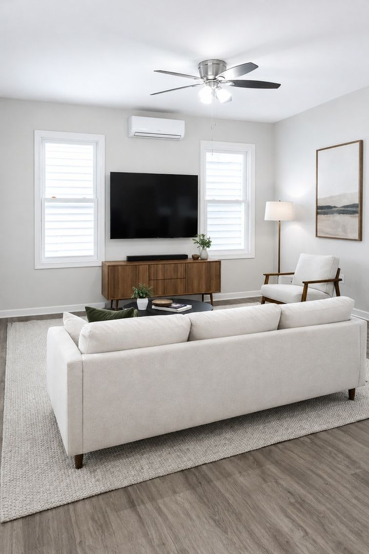 Brand New Luxury 3BR Top Floor Apartment – photo 1
