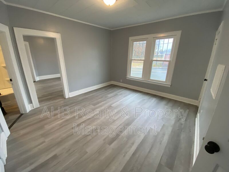 426 S. Beaumont Ave-B – photo 2