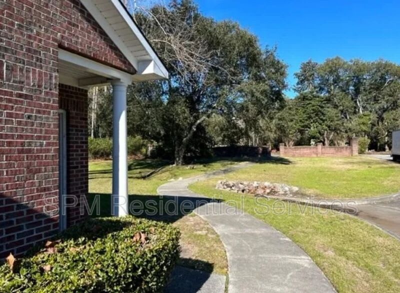 4210 Lake Ave – photo 3