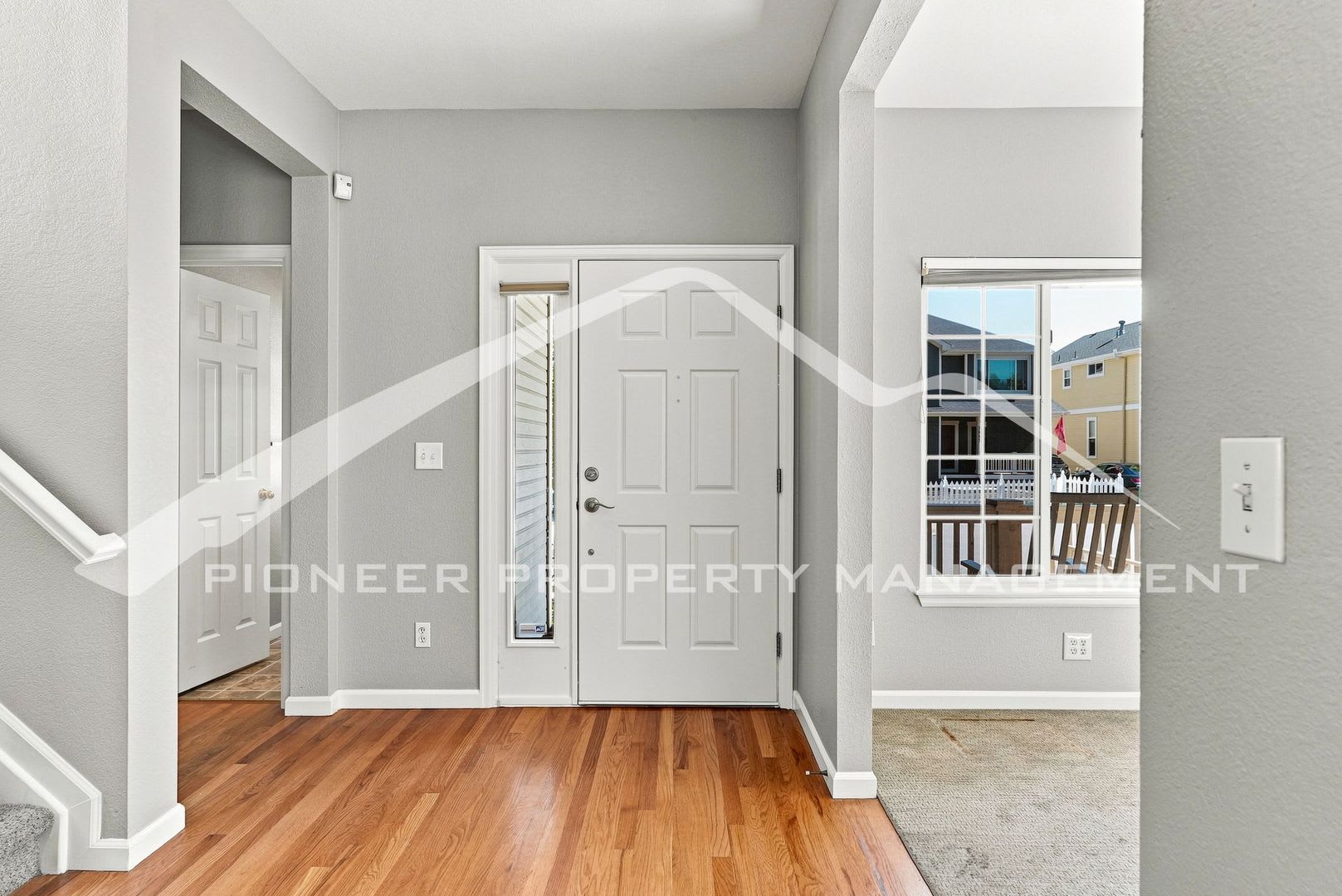 Lovely Spacious Home With Two Car Garage! – photo 4