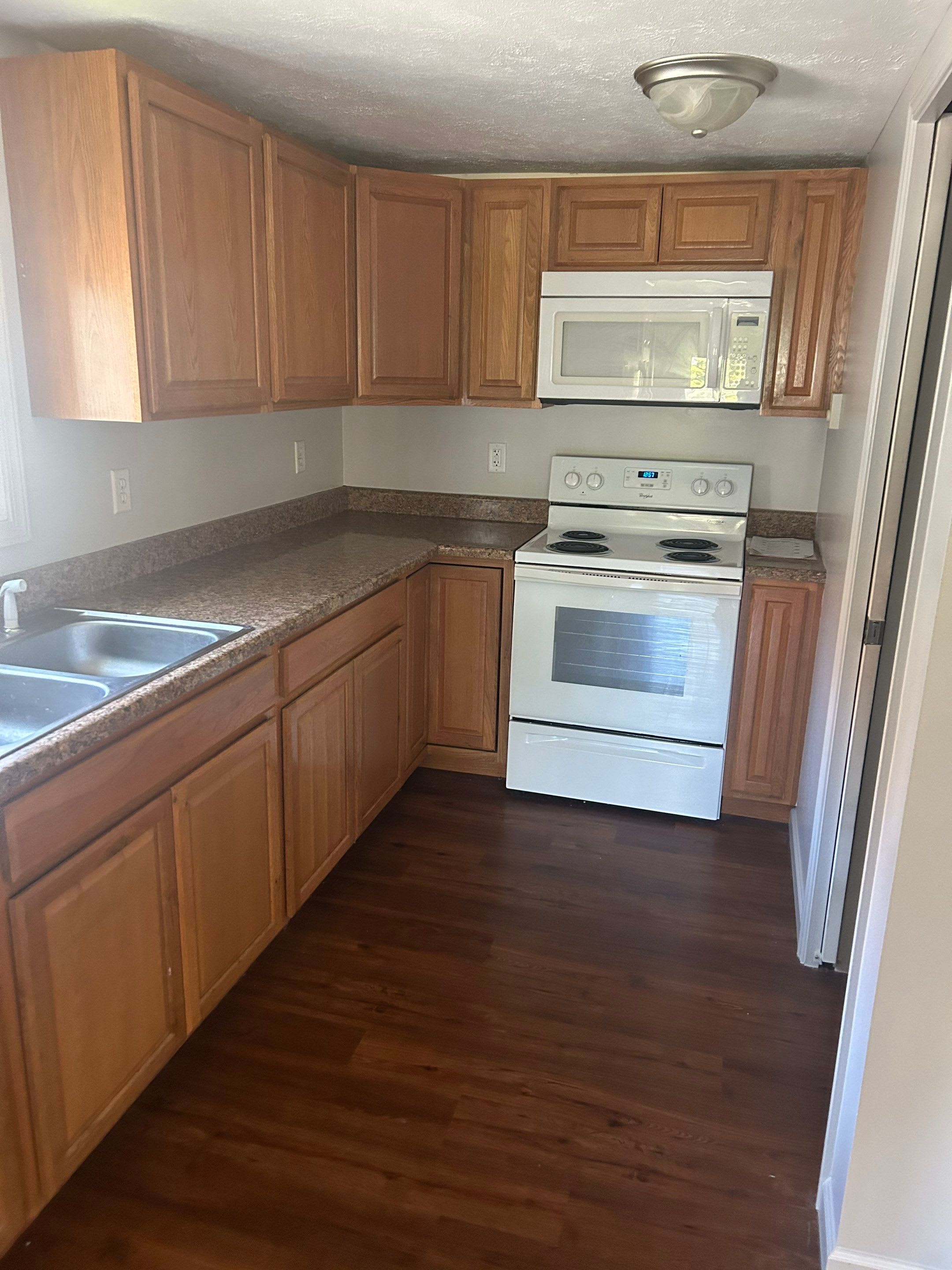 2756 E Brutus St Apt 3 – photo 2