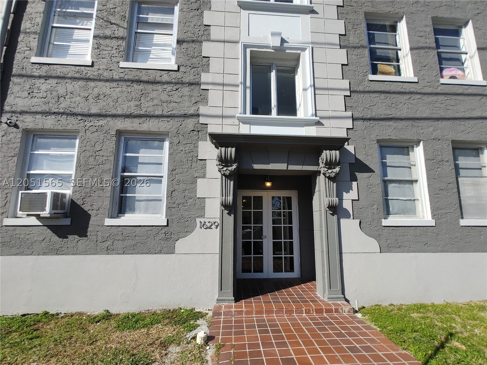 1629 SW 6th St – photo 3