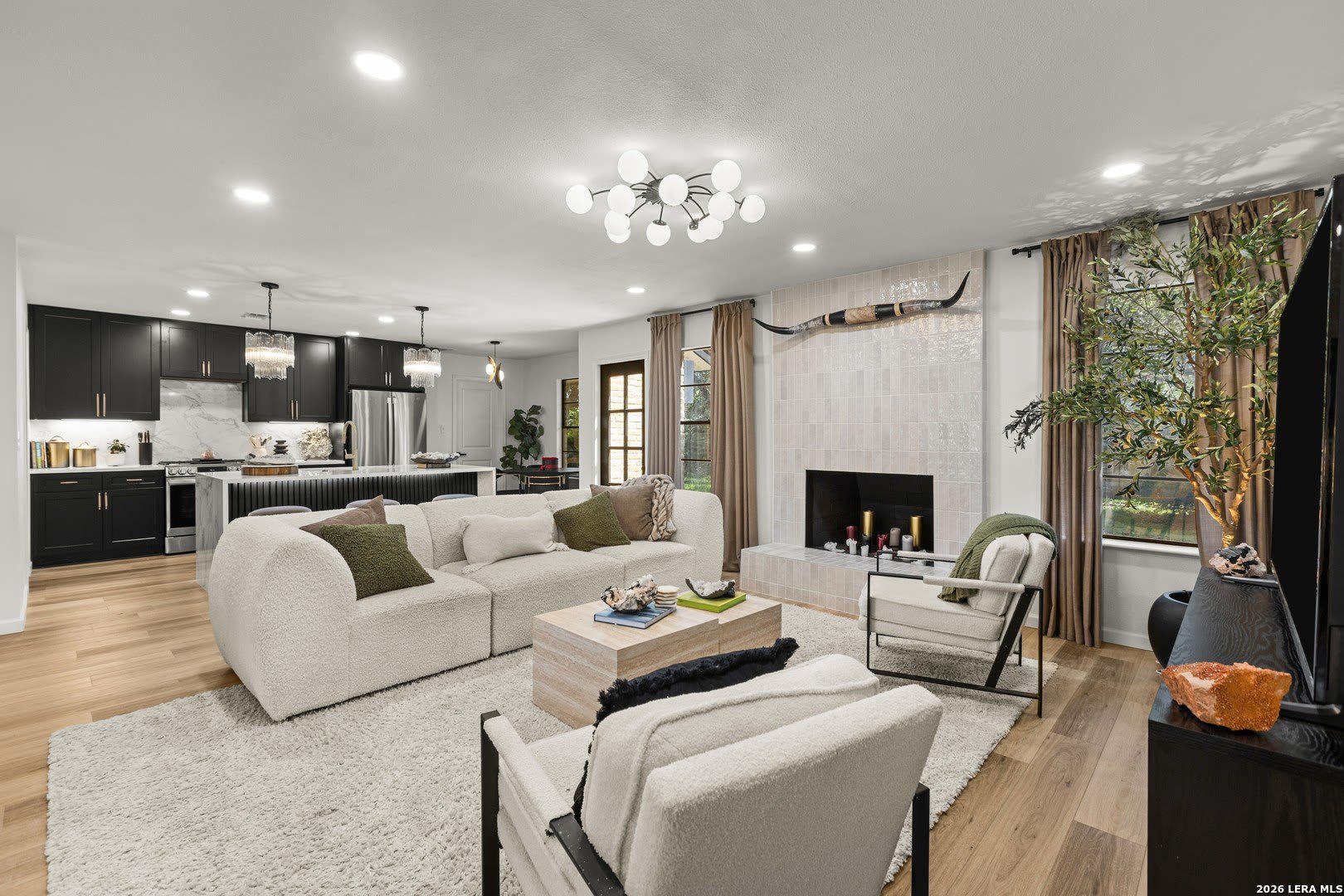 2822 Low Oak Street – photo 3