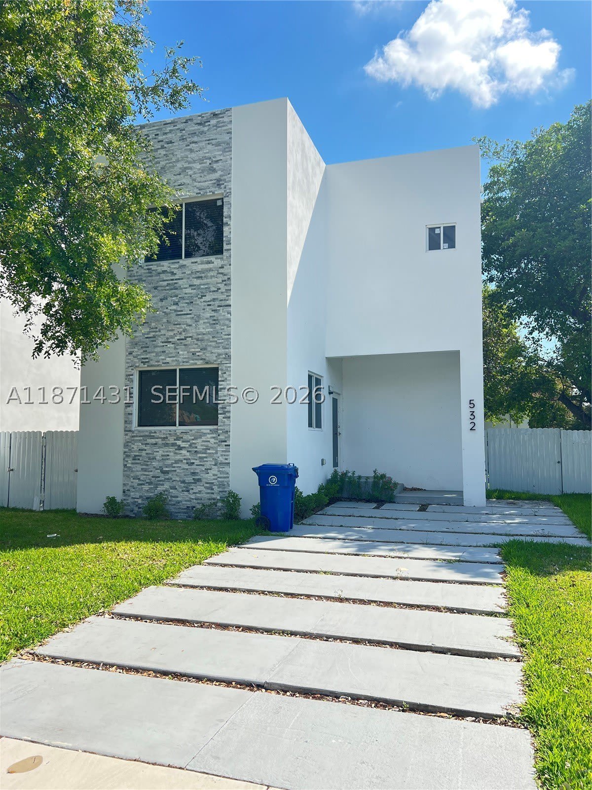532 Nw 17Th Ave – photo 1