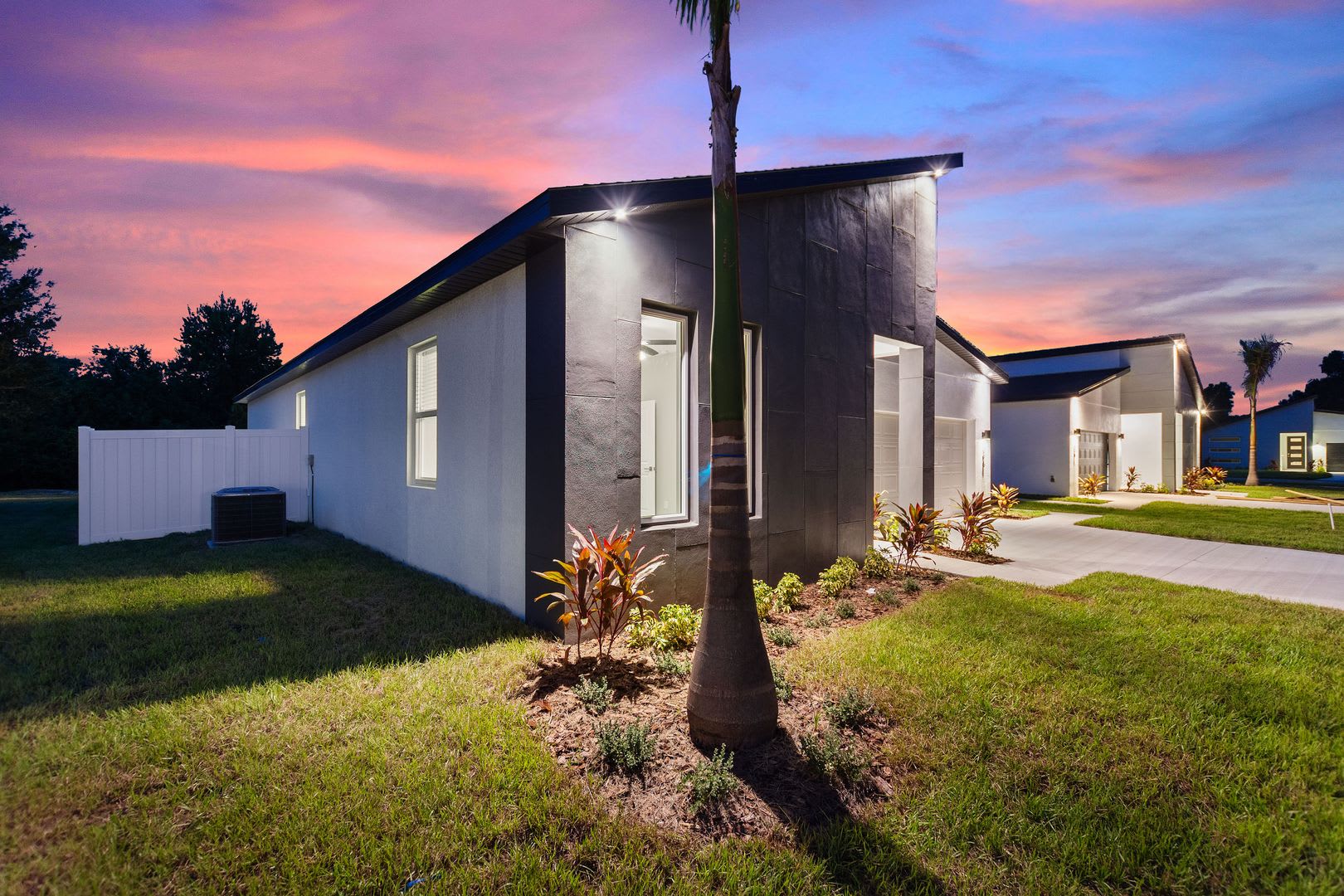 4 Bed / 2 Bath with Fenced Yard in Winter Haven, FL (Deposit Free Options Available!) – photo 4