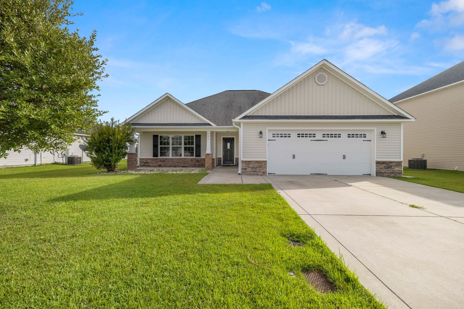 Charming 3-Bedroom Home in Carolina Plantations! – photo 1