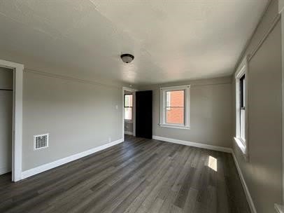 929 Vankirk St – photo 5
