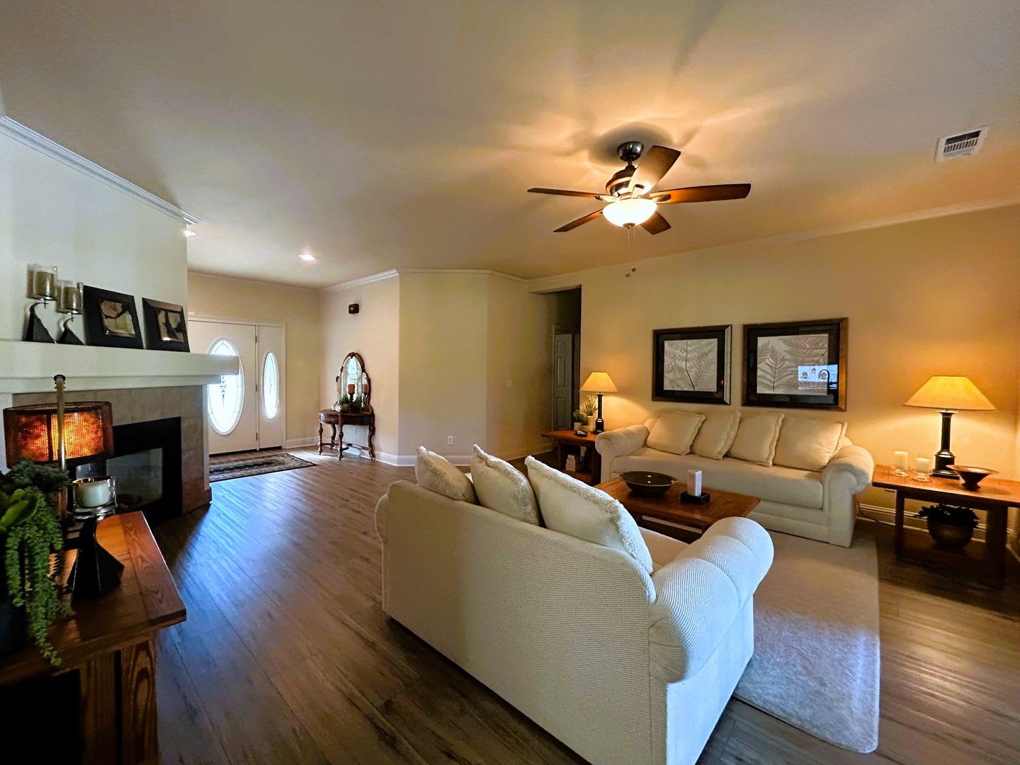 Beautiful 3 Bedroom 2 Bath Home On The River Hoa Community – photo 5