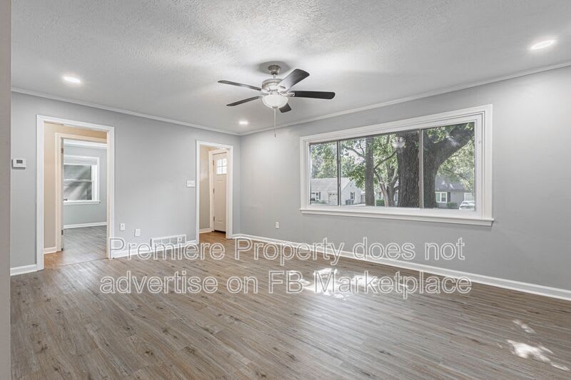 2320 W 76th Street – photo 2