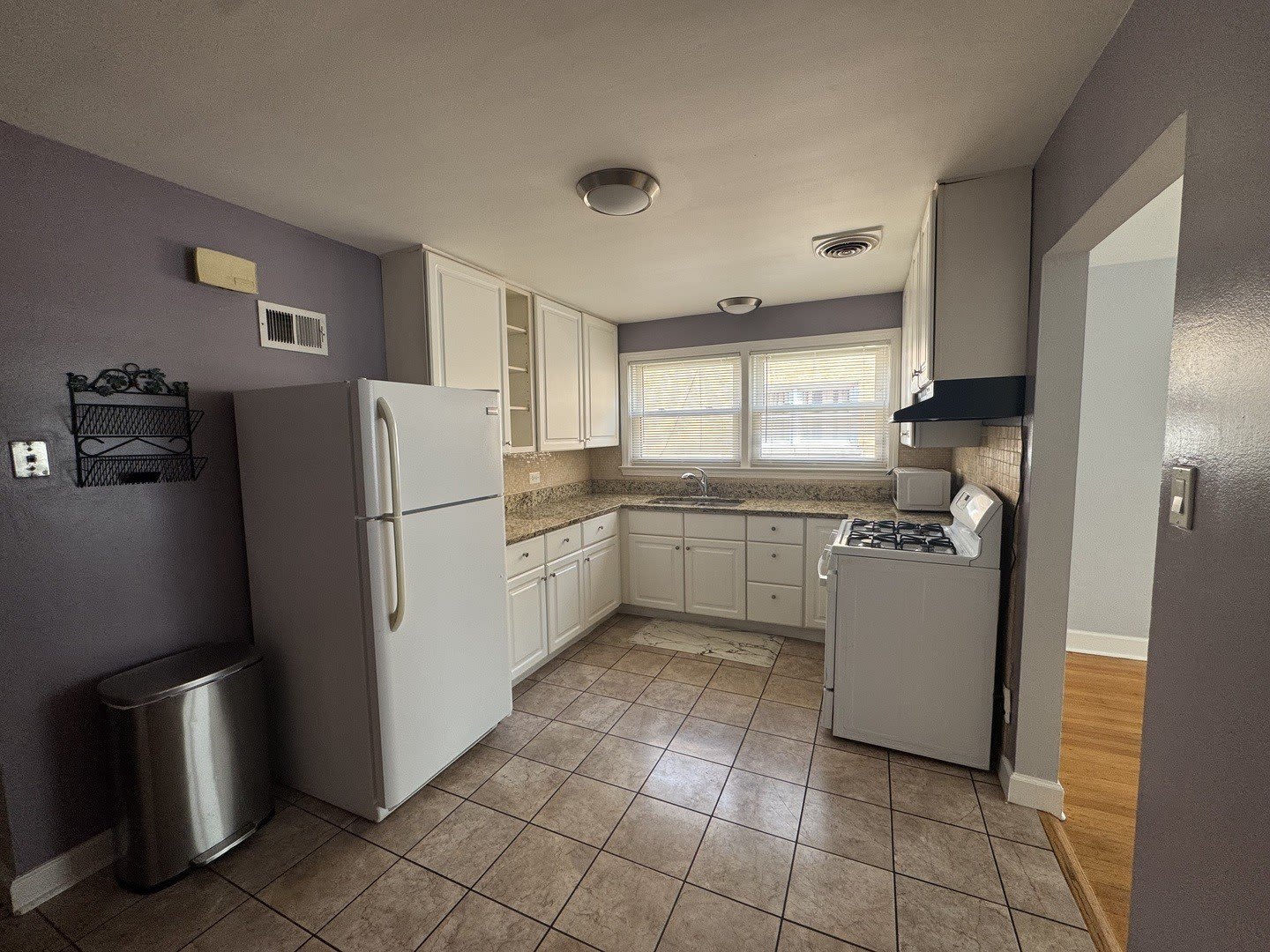 9034 La Crosse Avenue – photo 4