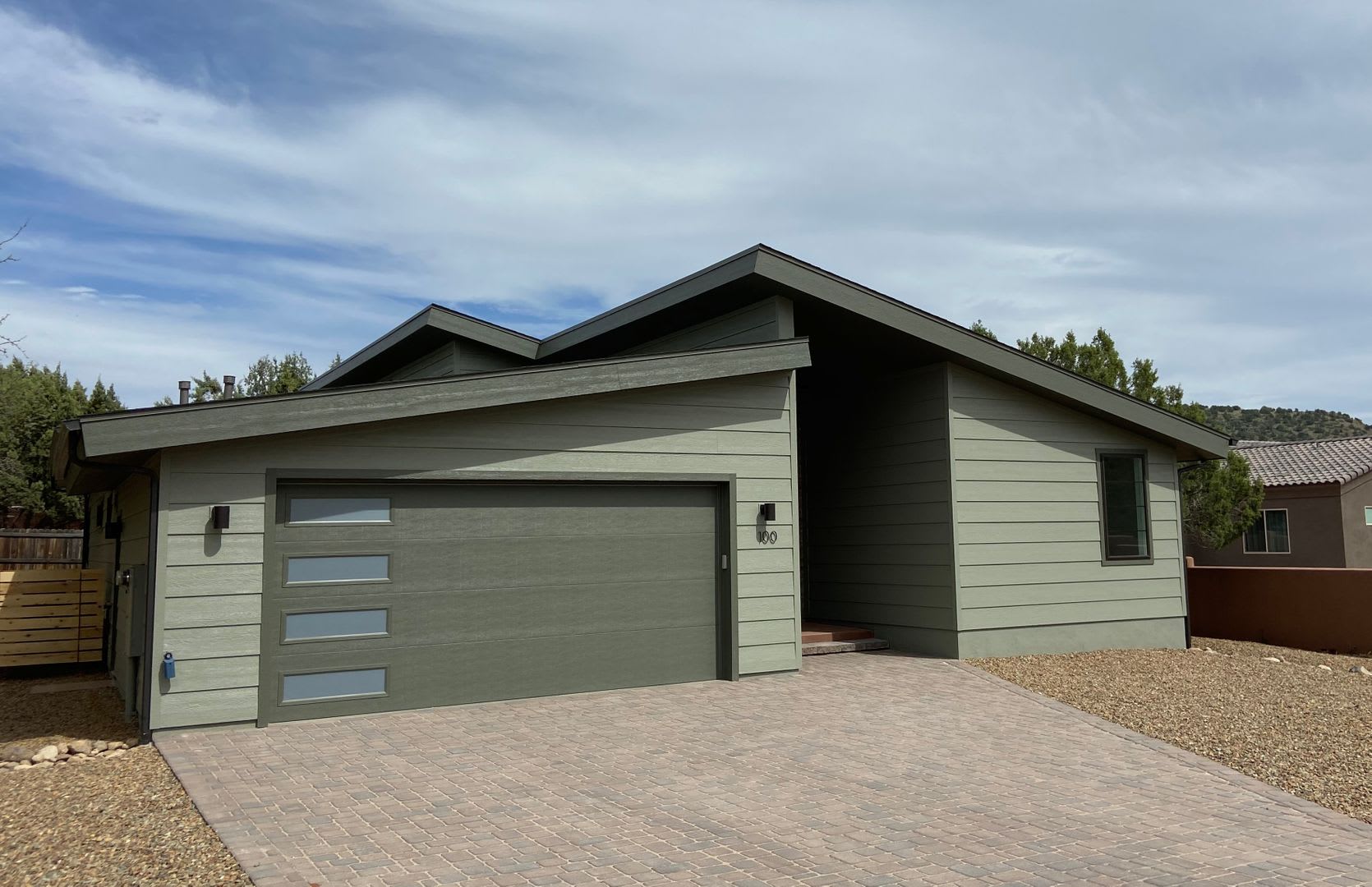 HOUSE – photo 1