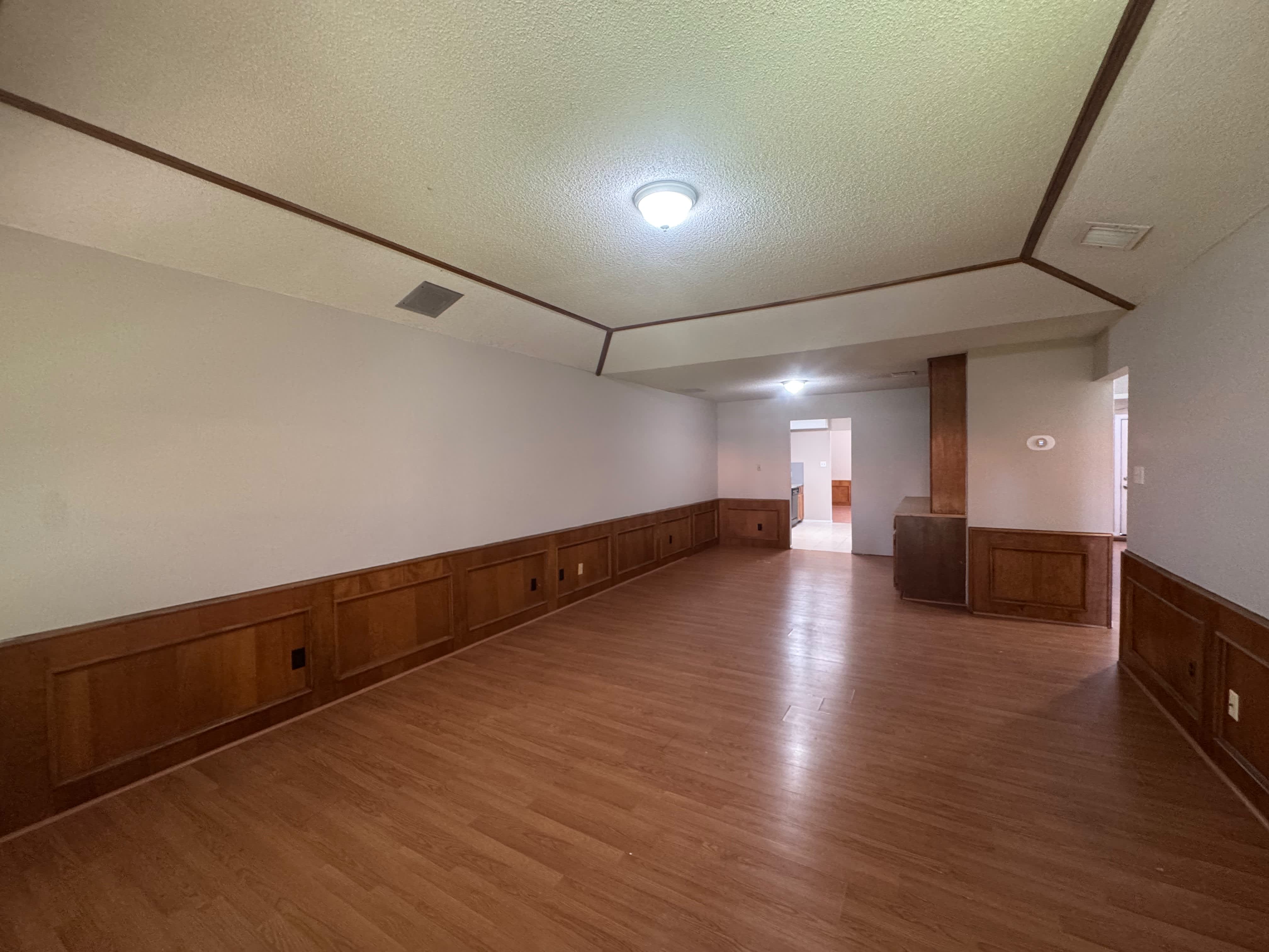 900 E Dallas Ave – photo 3