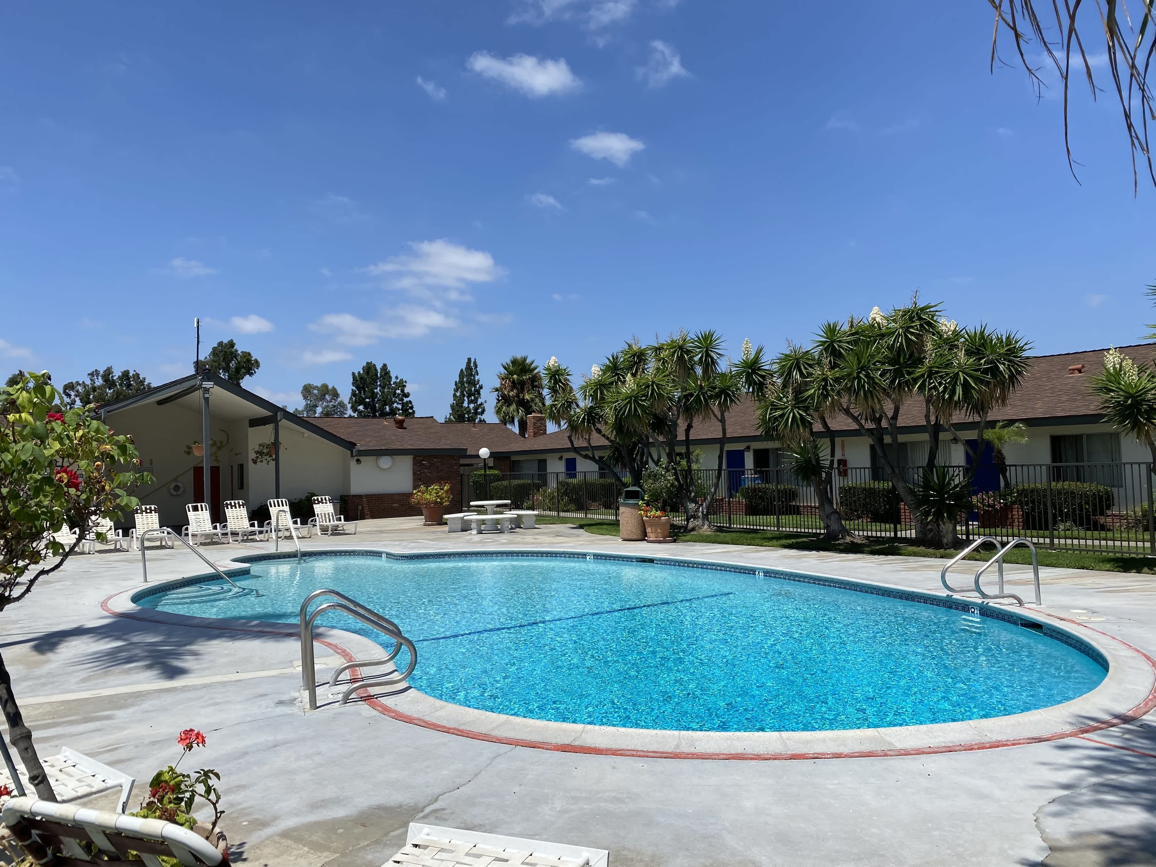 Orangewood Garden Apartments – photo 4