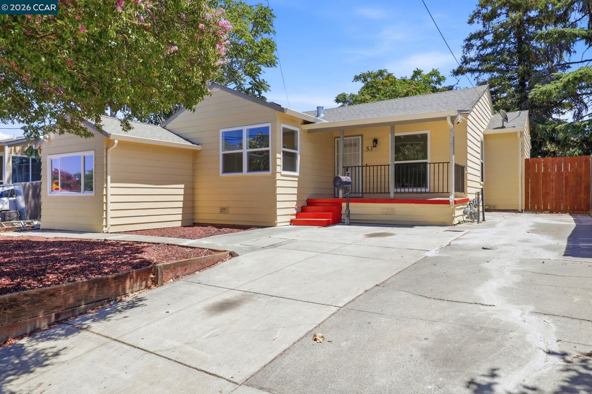 53 Ramona St – photo 1