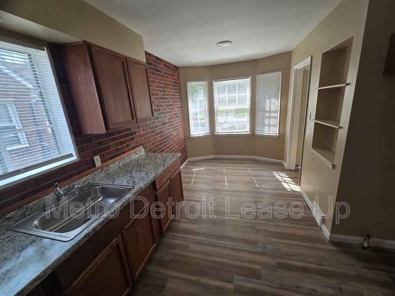 11035 Worden Street – photo 4