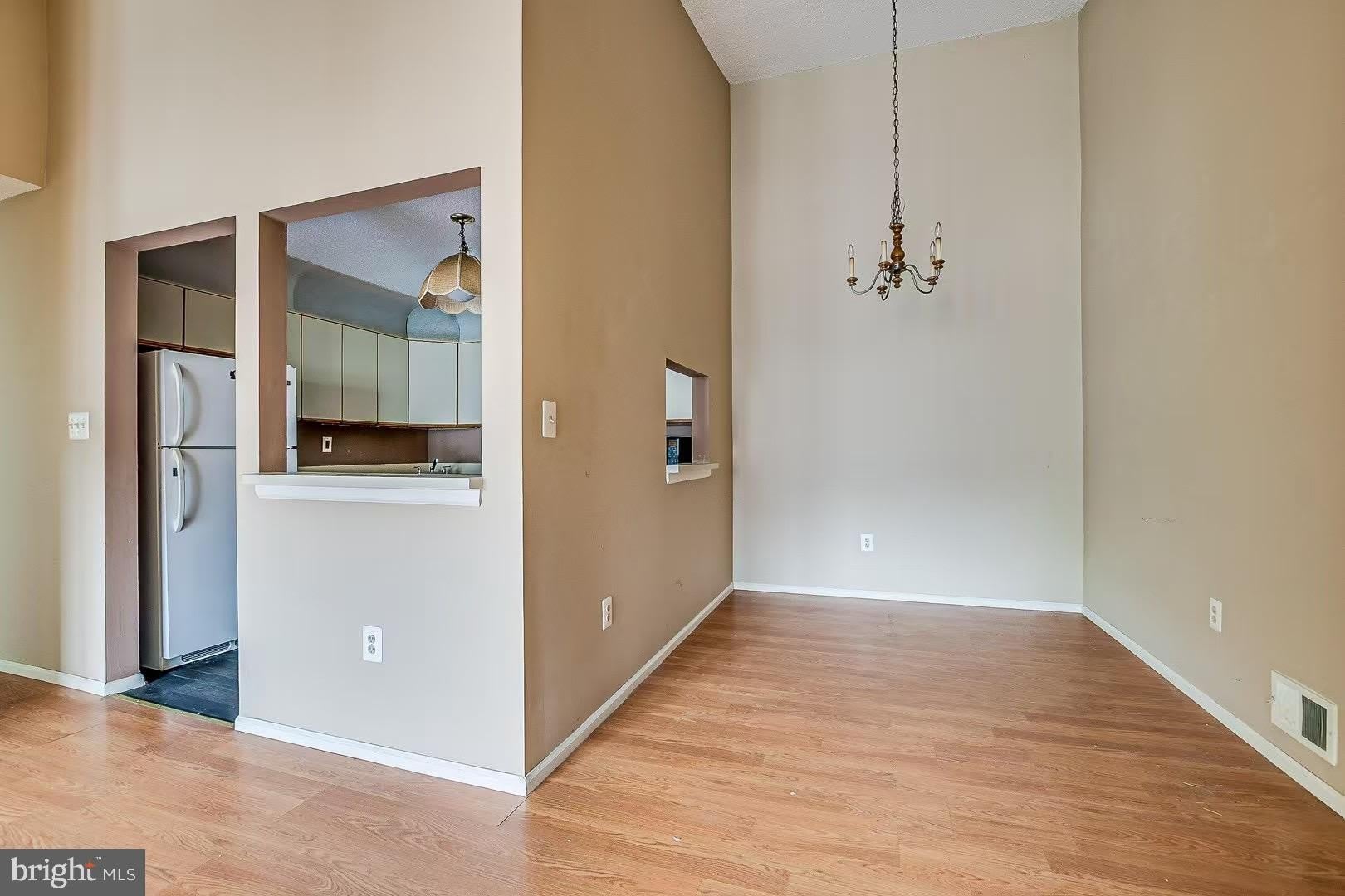 24 CHAMBERLIN Court – photo 2