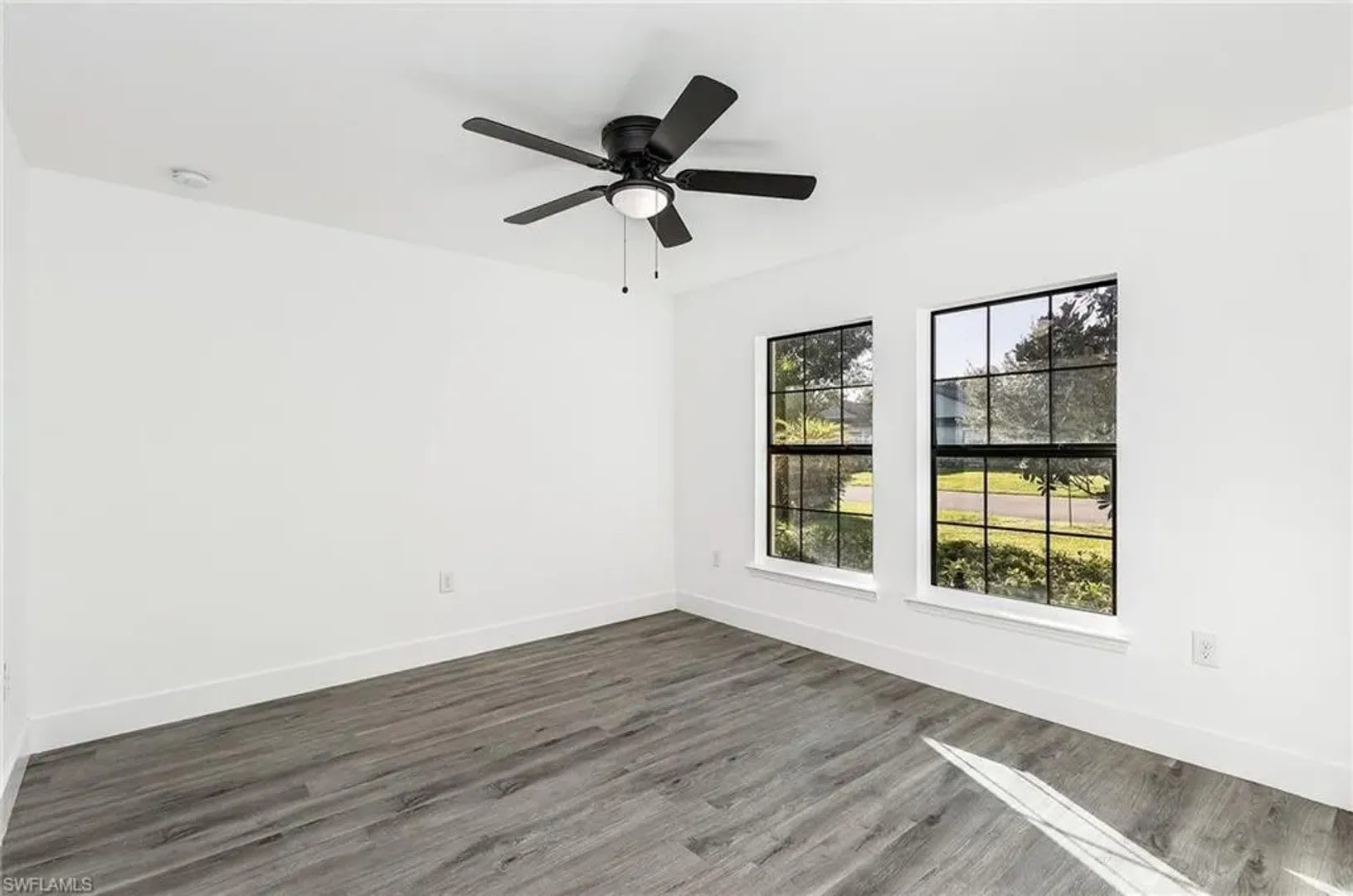 Stunning 5 Bedroom 2 5 Bath W Den – photo 3