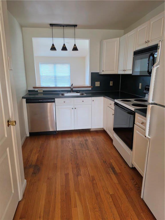 325 Oxford Place – photo 2